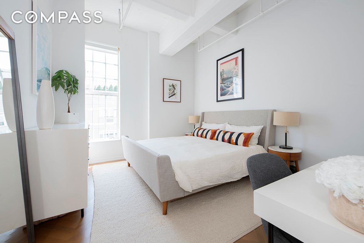 184 Kent Avenue D519