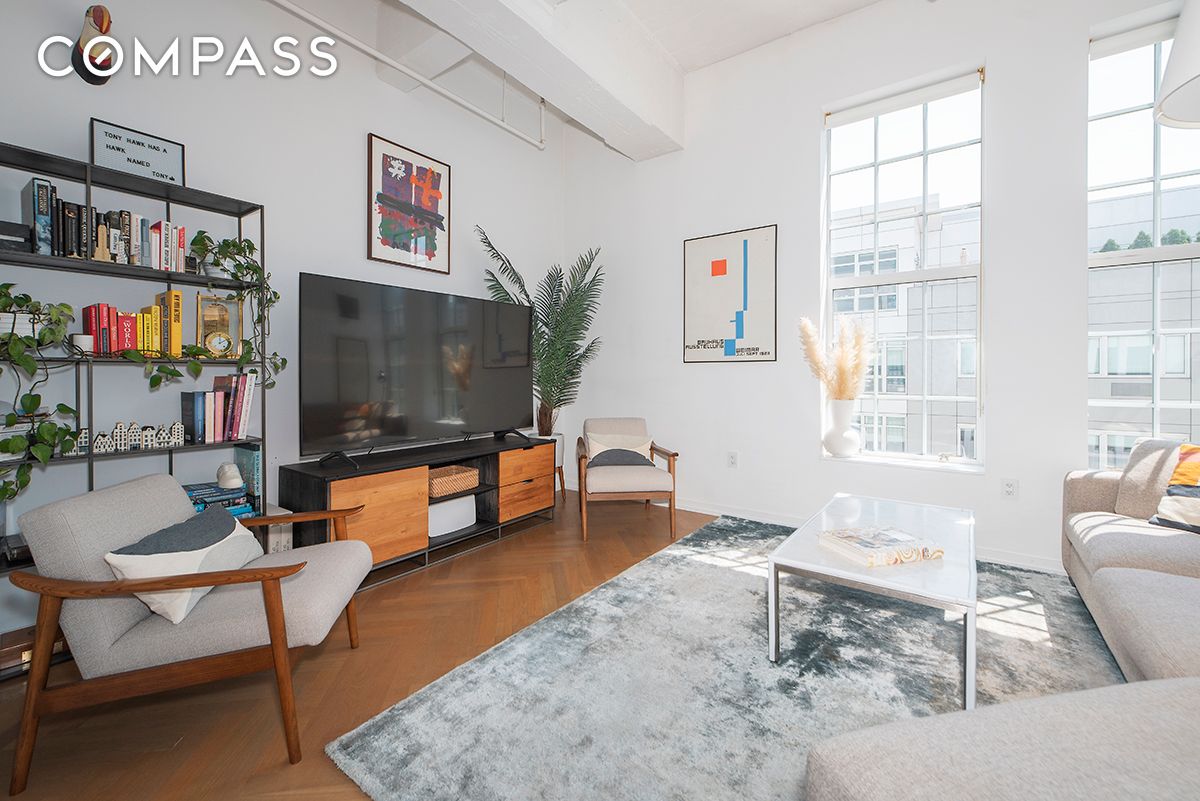 184 Kent Avenue D519