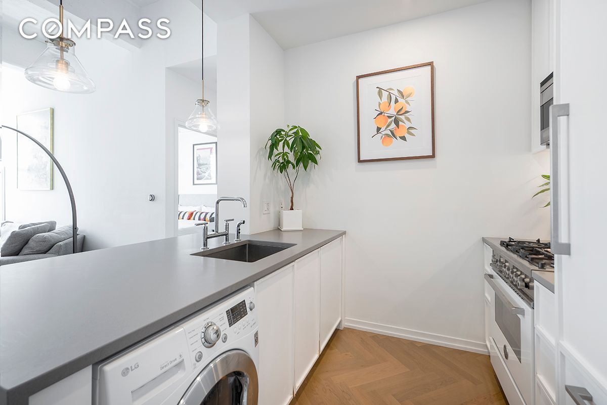 184 Kent Avenue D519