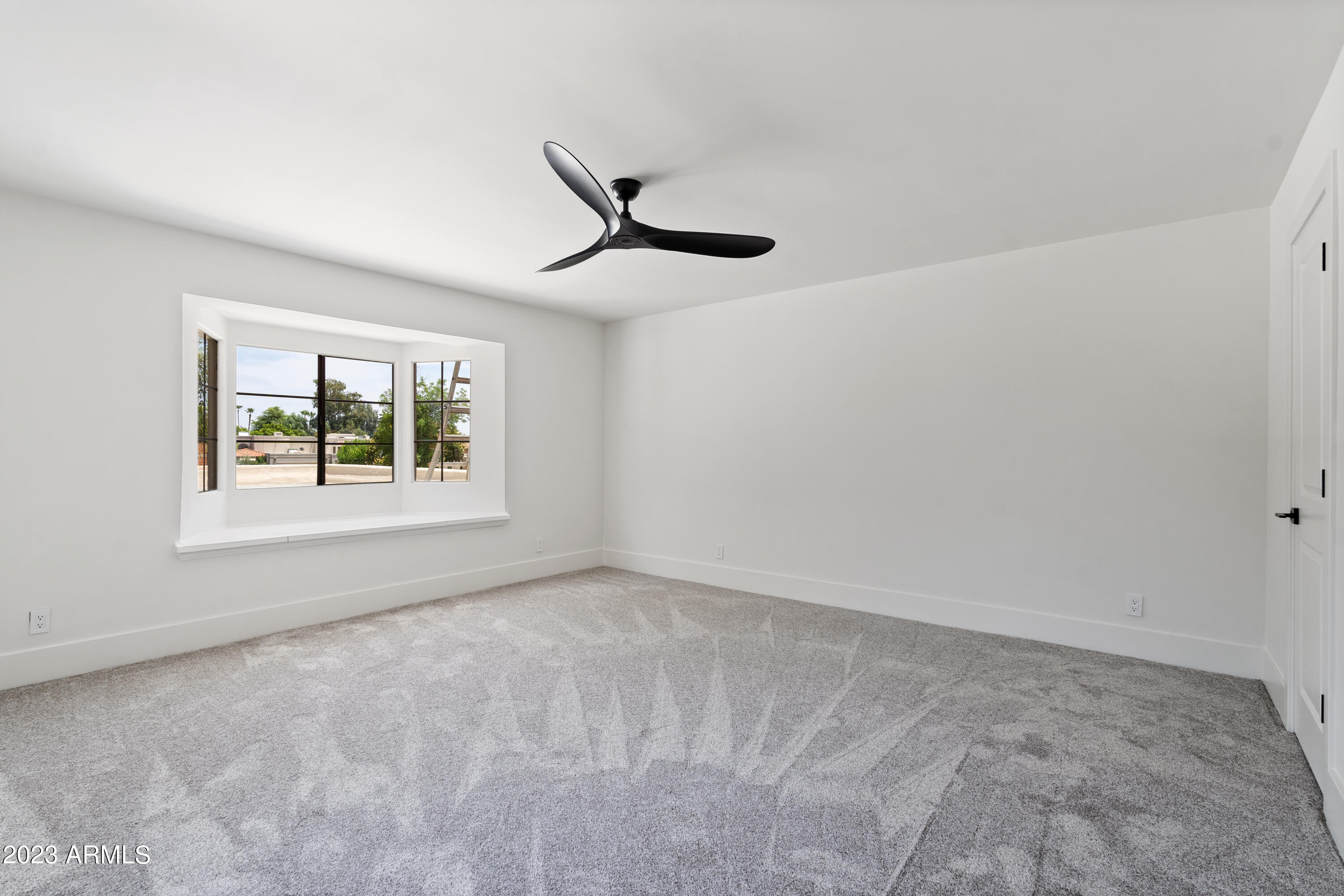 8568 N 84TH Place