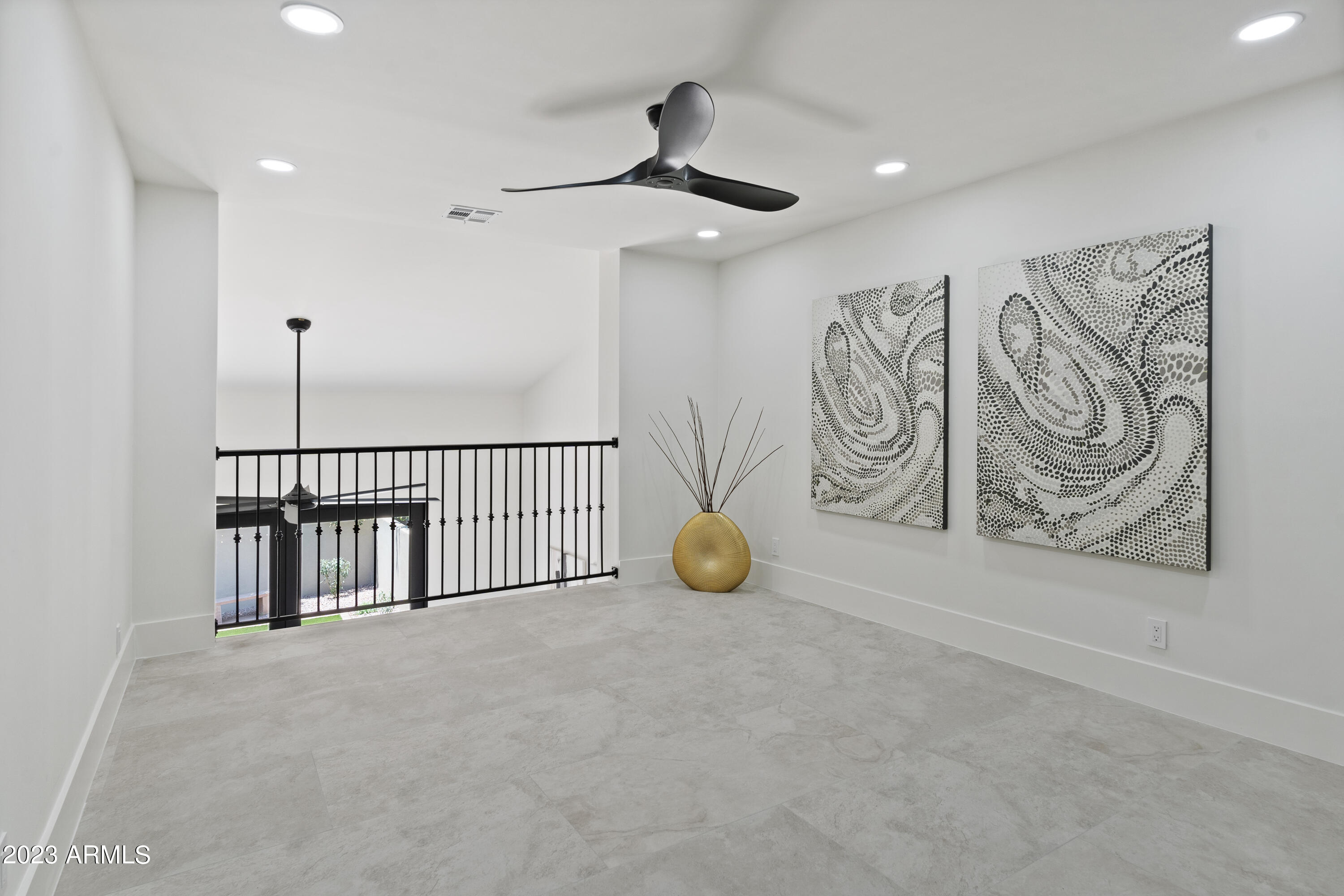 8568 N 84TH Place