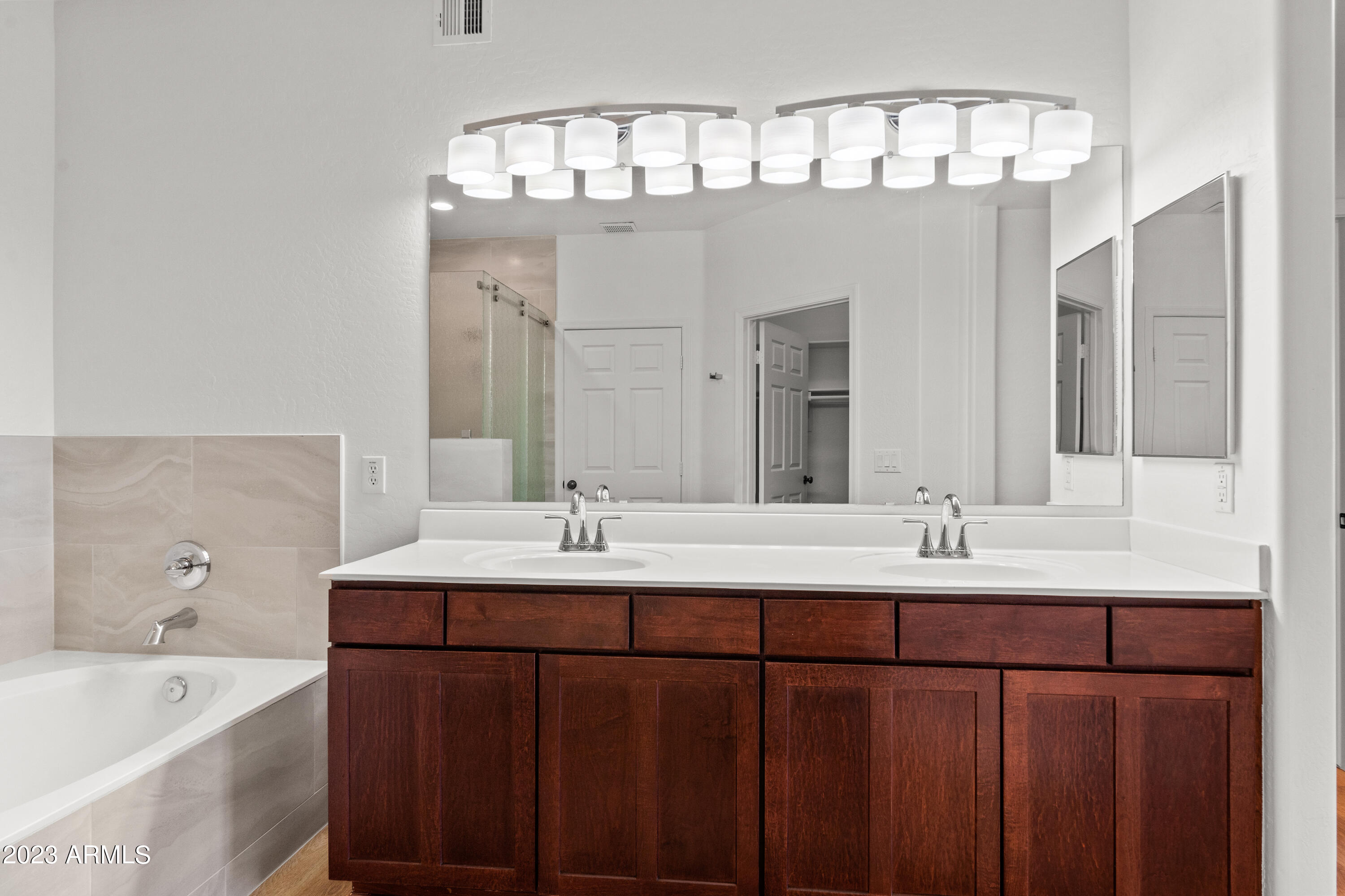 19700 N 76TH Street # 2169