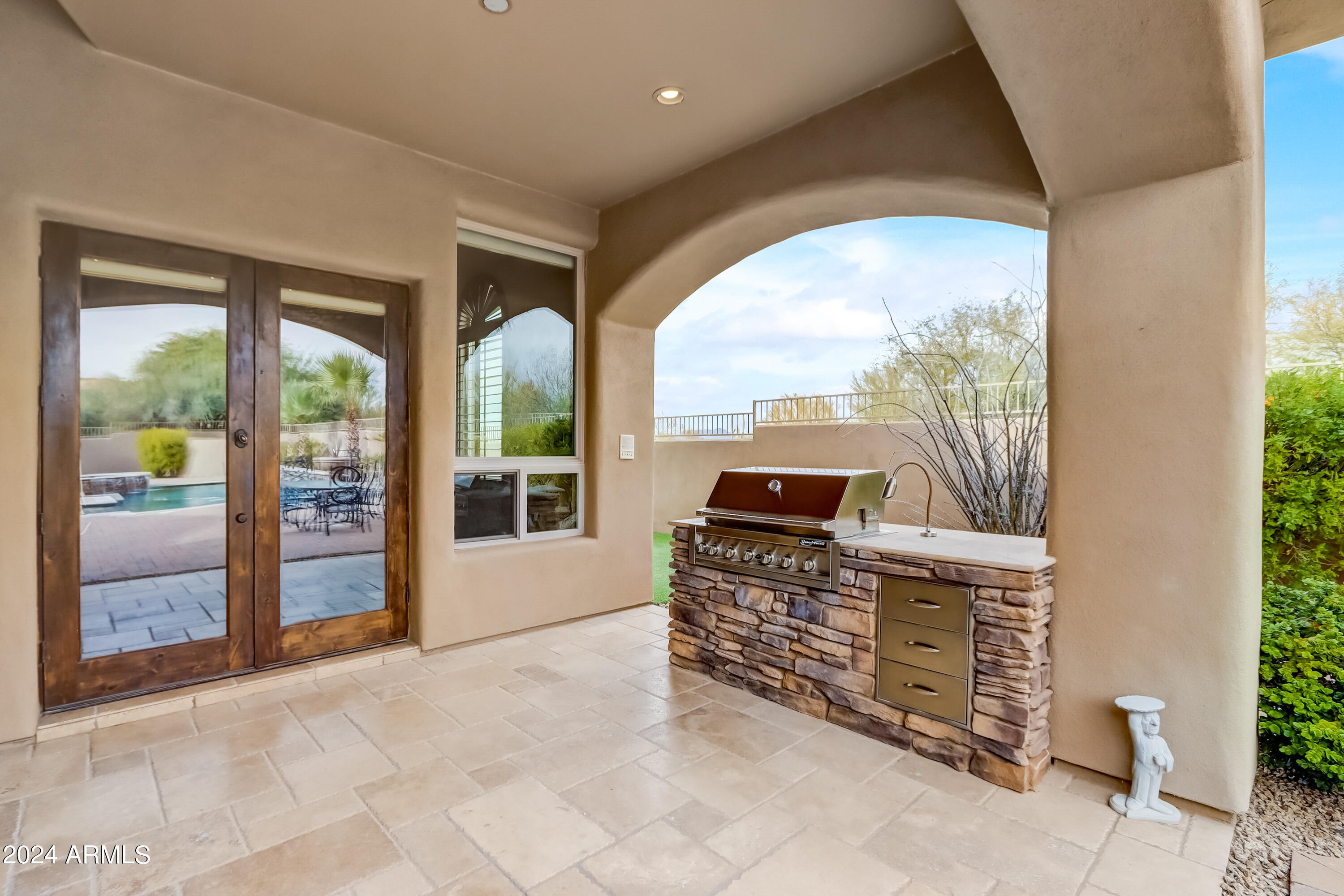8644 E WOODLEY Way