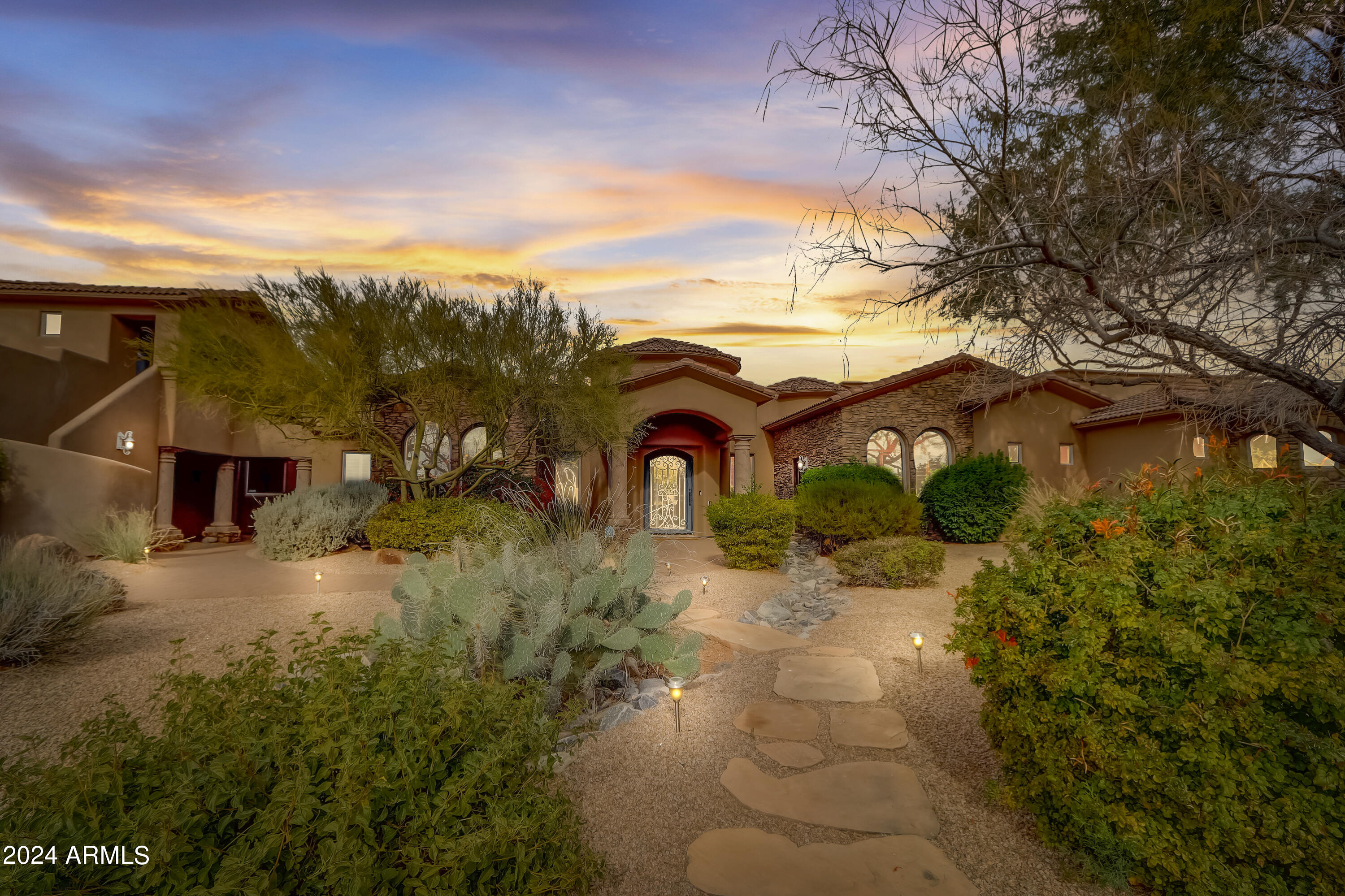 8644 E WOODLEY Way