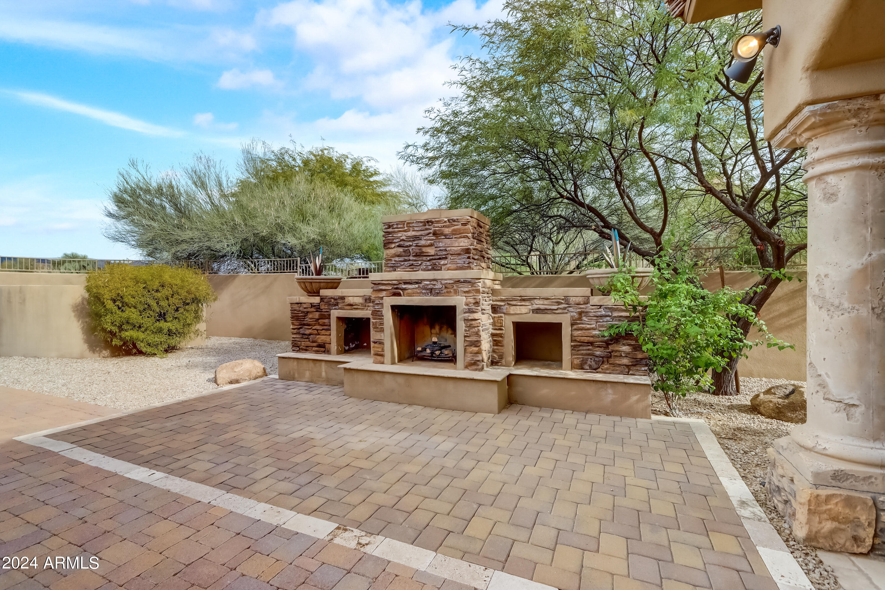 8644 E WOODLEY Way
