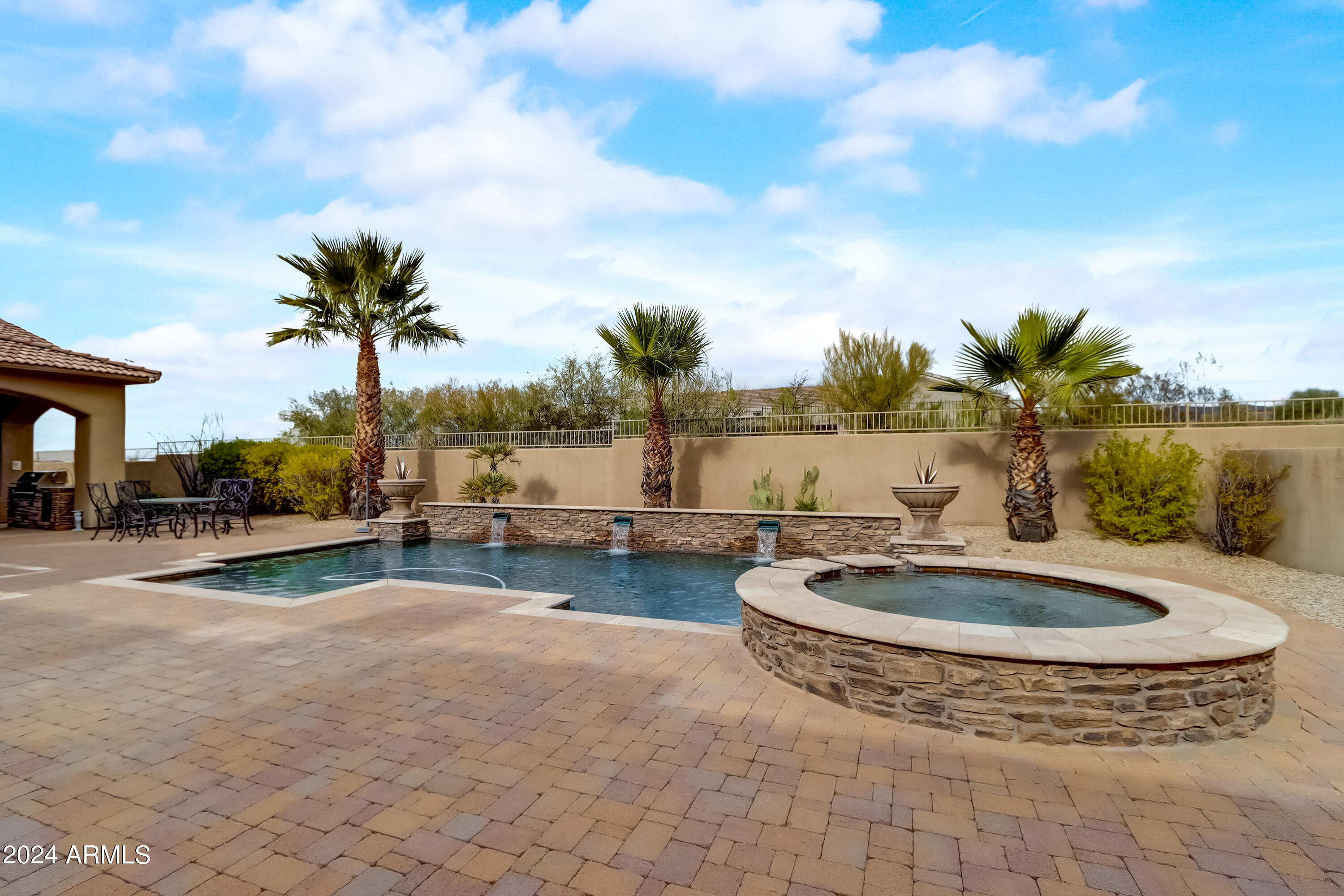 8644 E WOODLEY Way