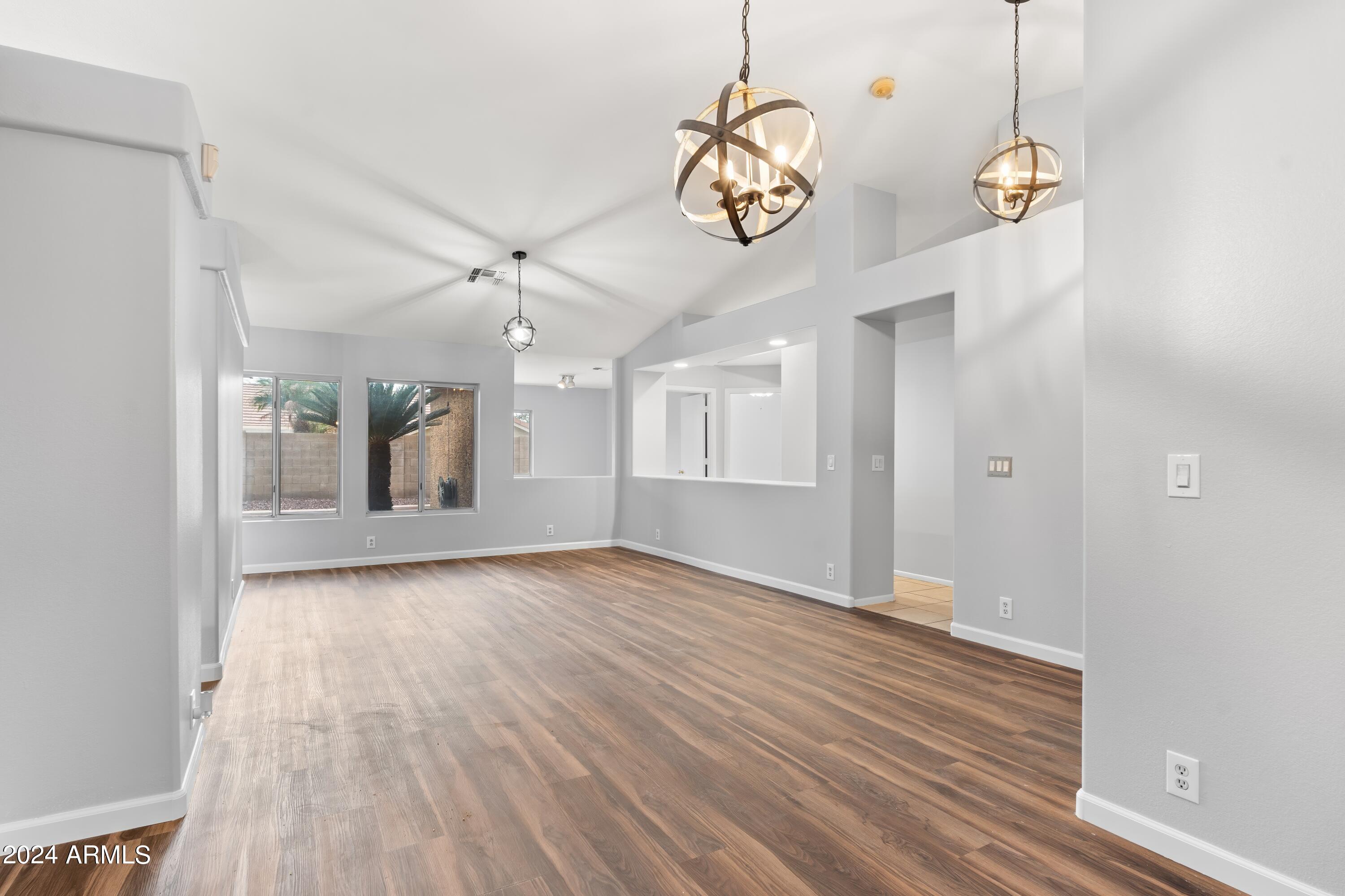 3323 E WAHALLA Lane