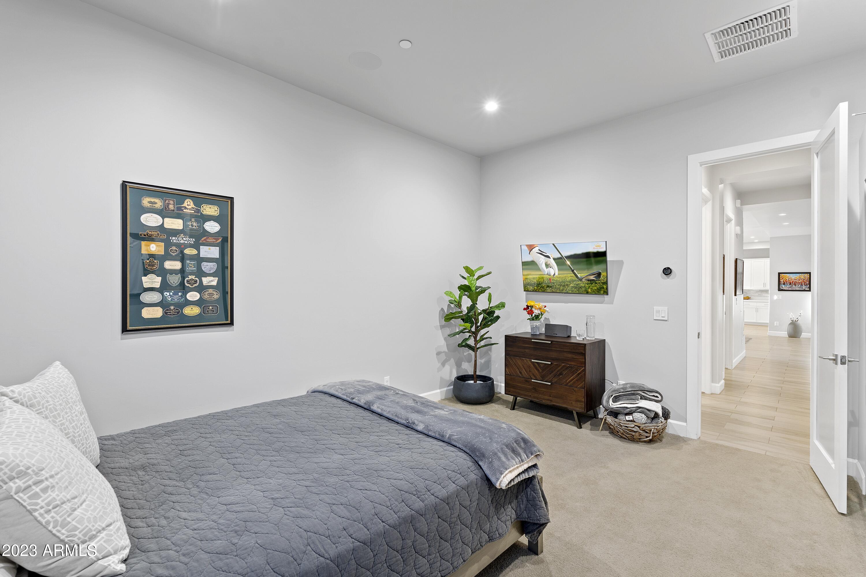 37226 NE GREYTHORN Circle