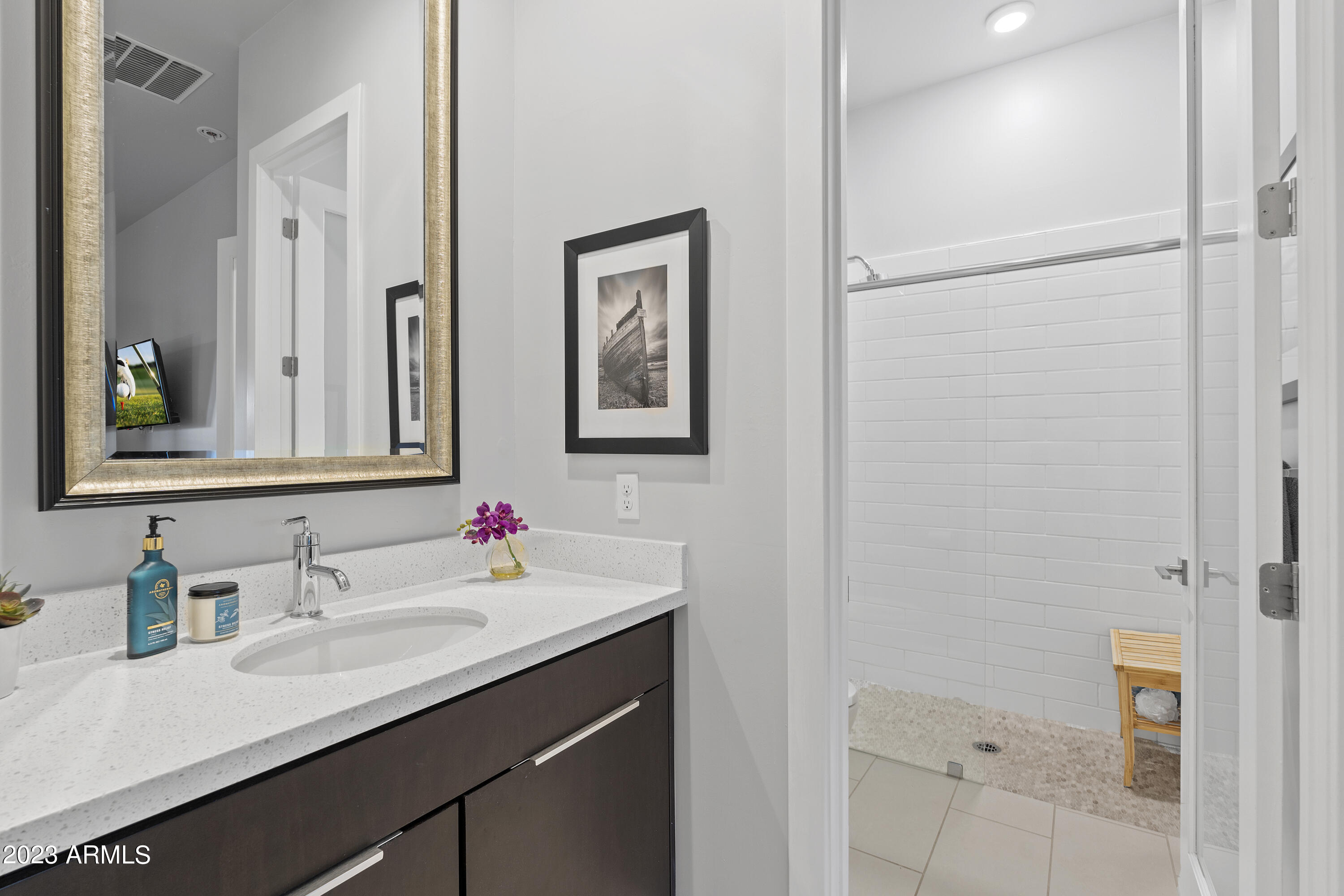 37226 NE GREYTHORN Circle