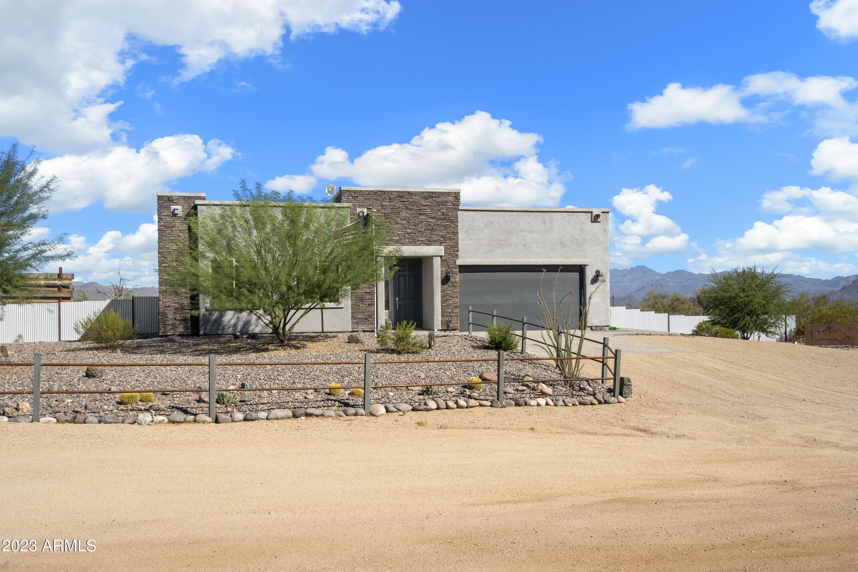 16518 E SAGUARO VISTA Drive