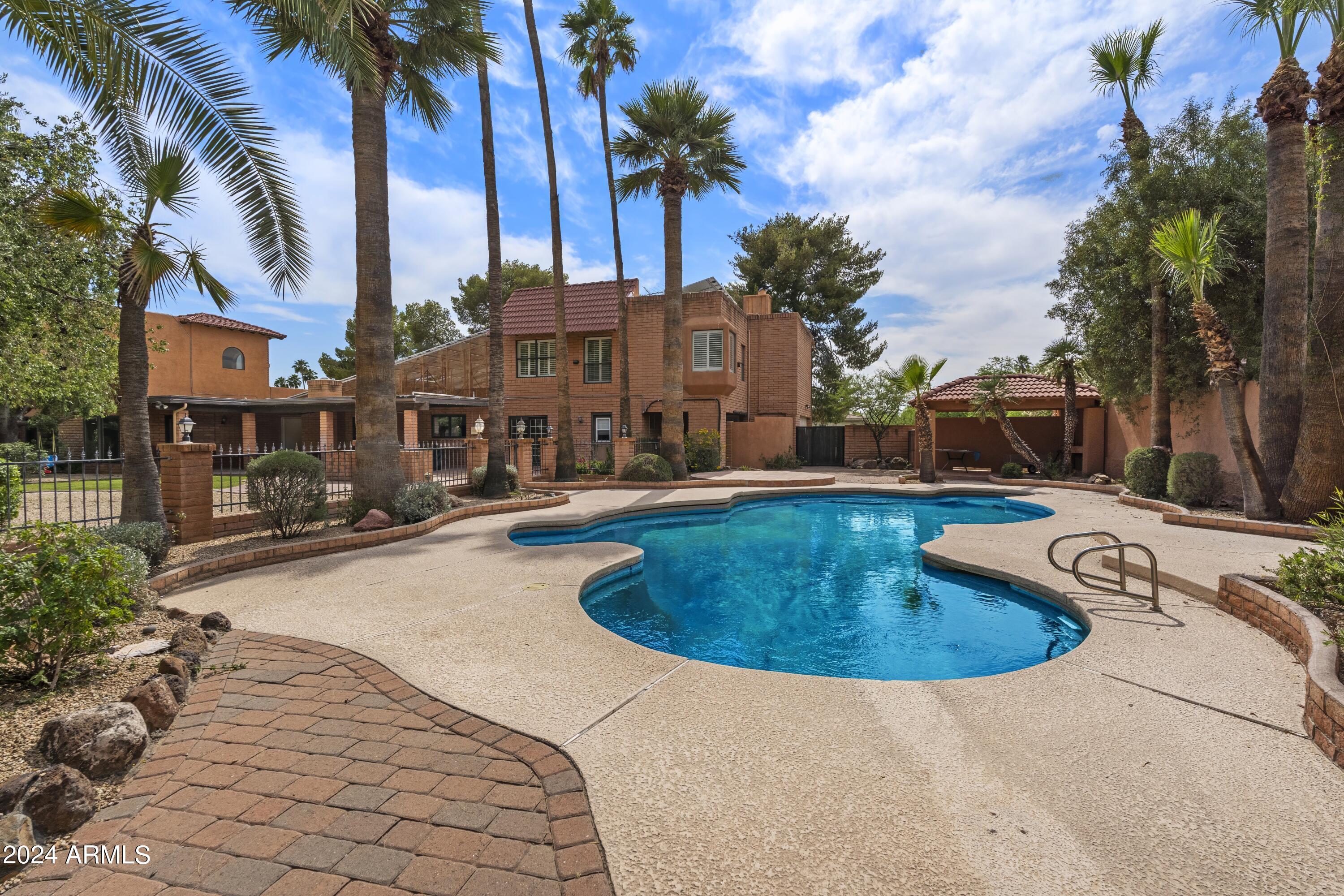 11437 N 53RD Place
