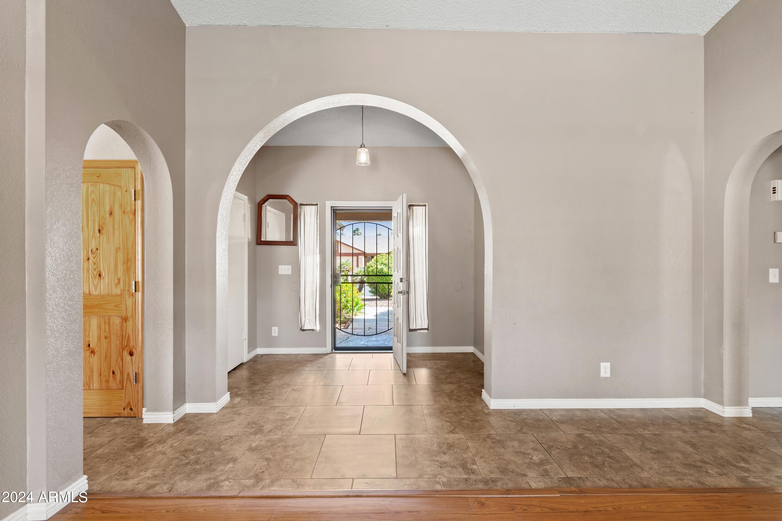 4002 E WESCOTT Drive