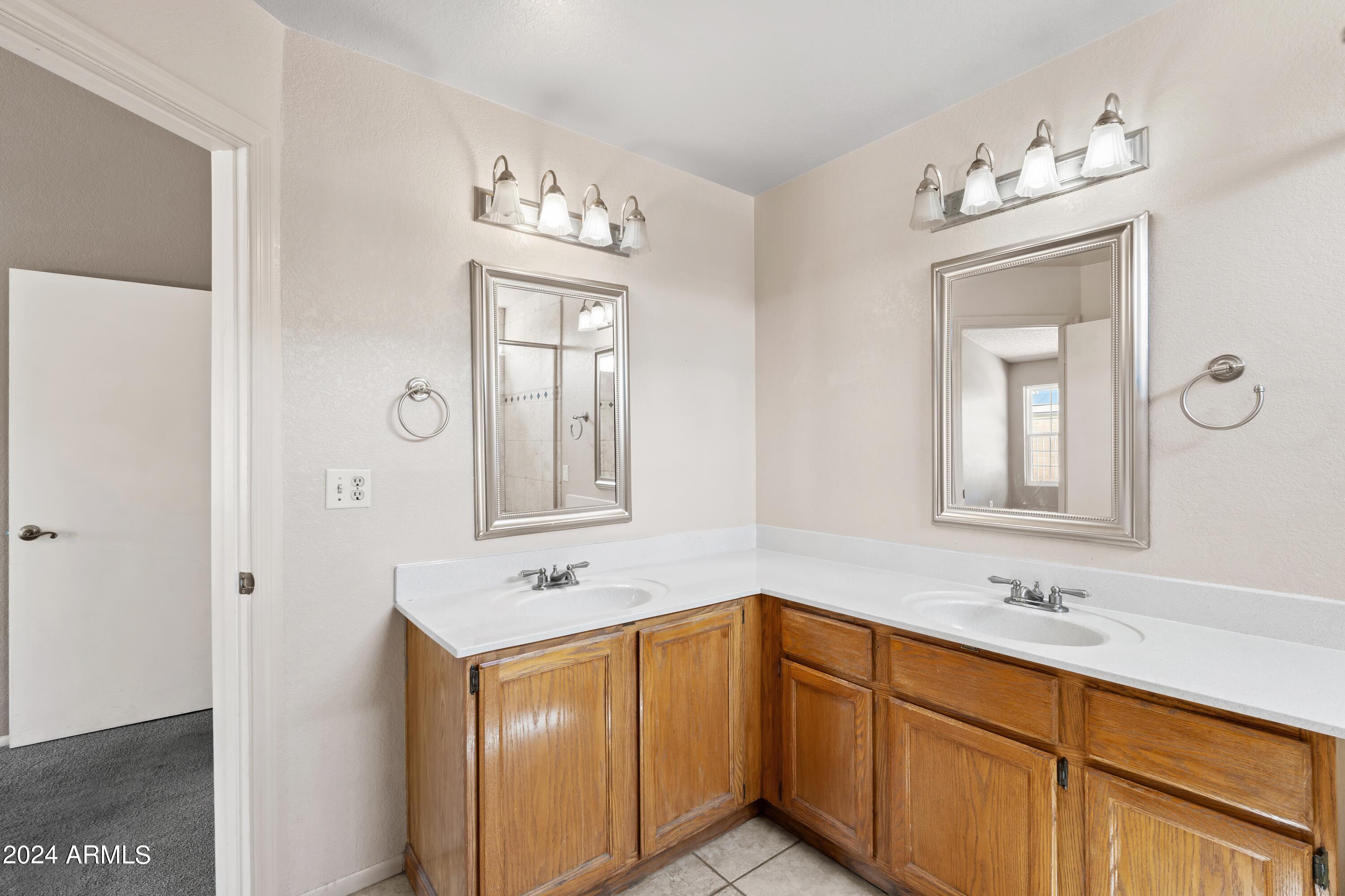 4002 E WESCOTT Drive