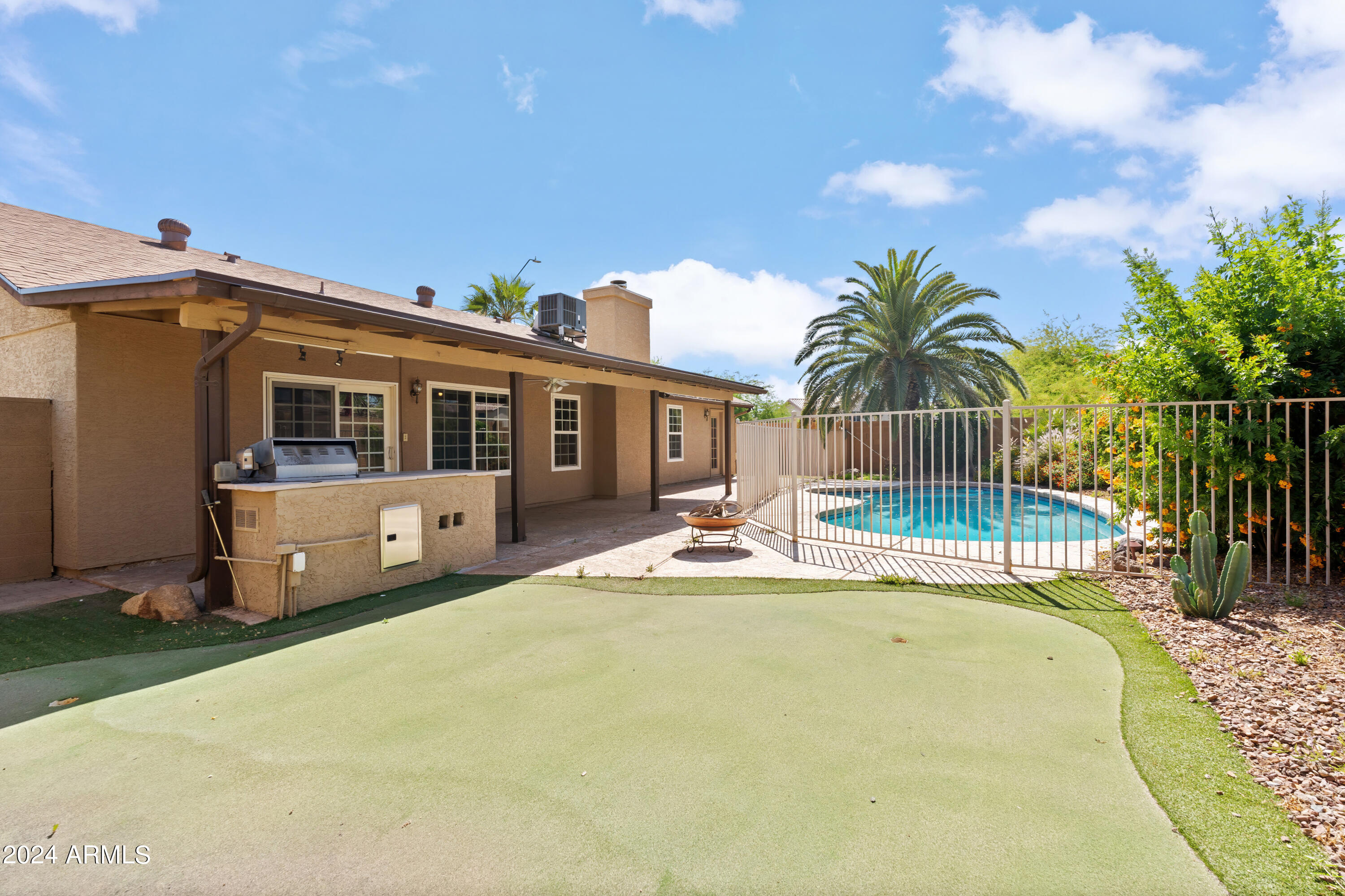 4002 E WESCOTT Drive