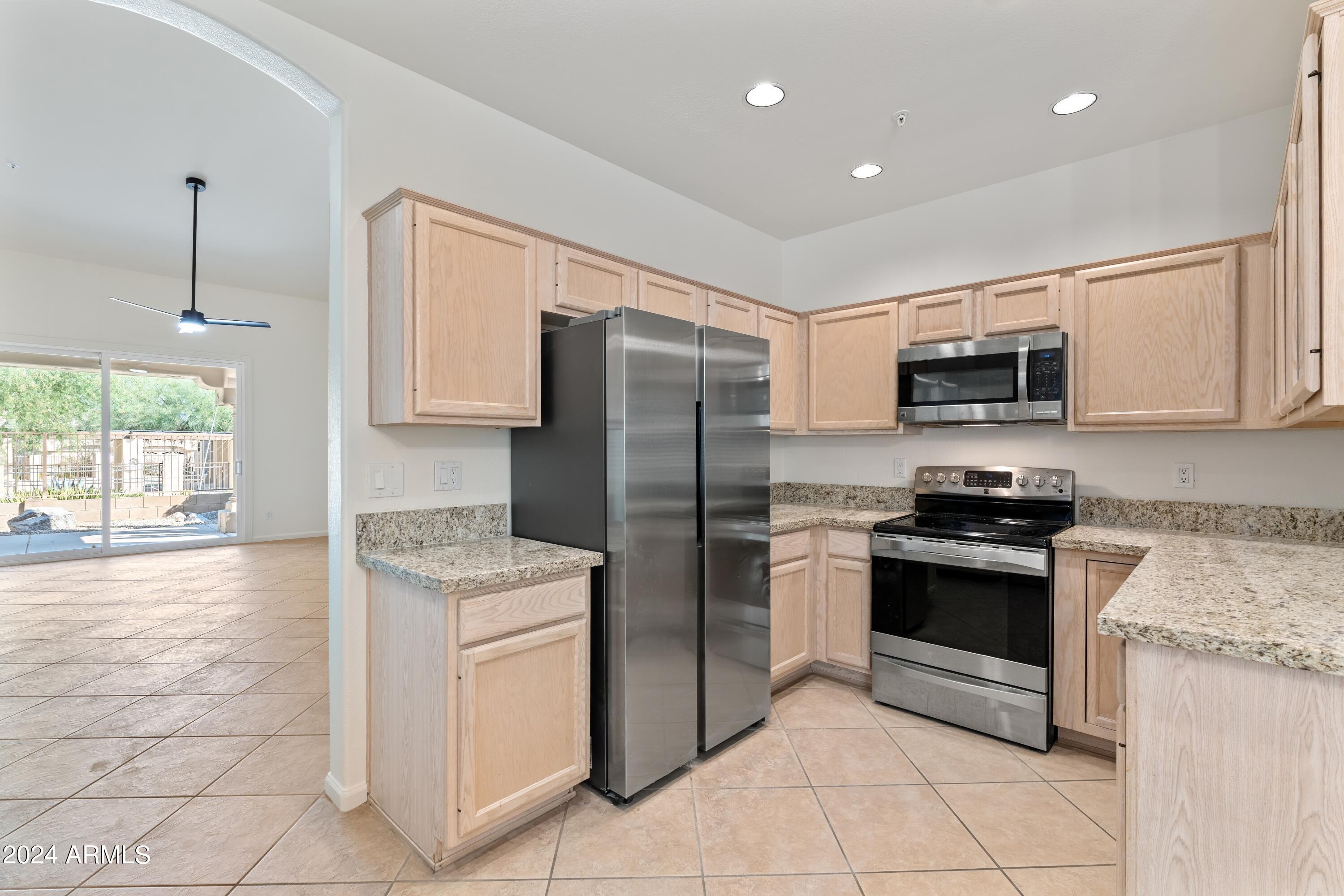 8965 E MAPLE Drive