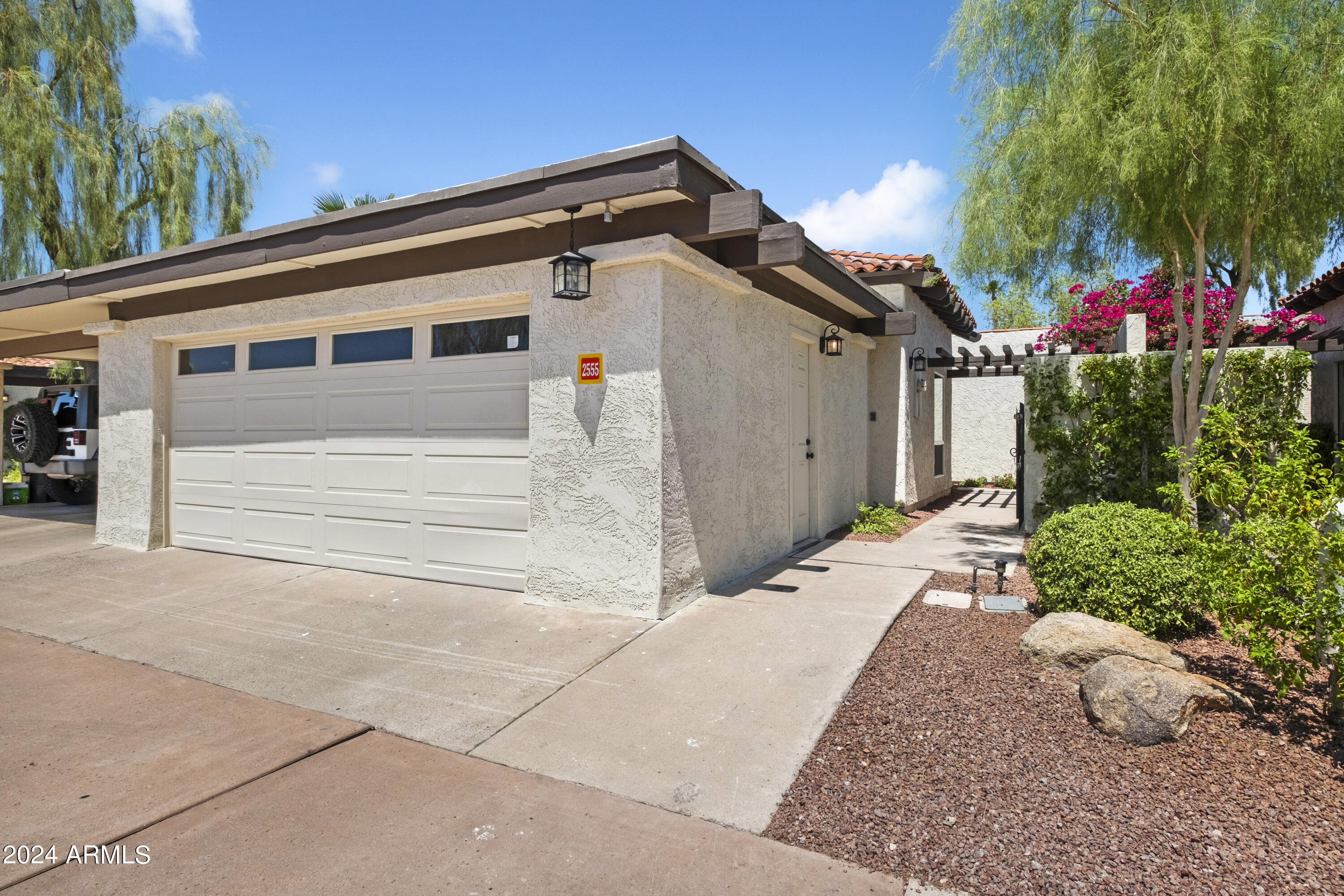 2555 N MILLER Road