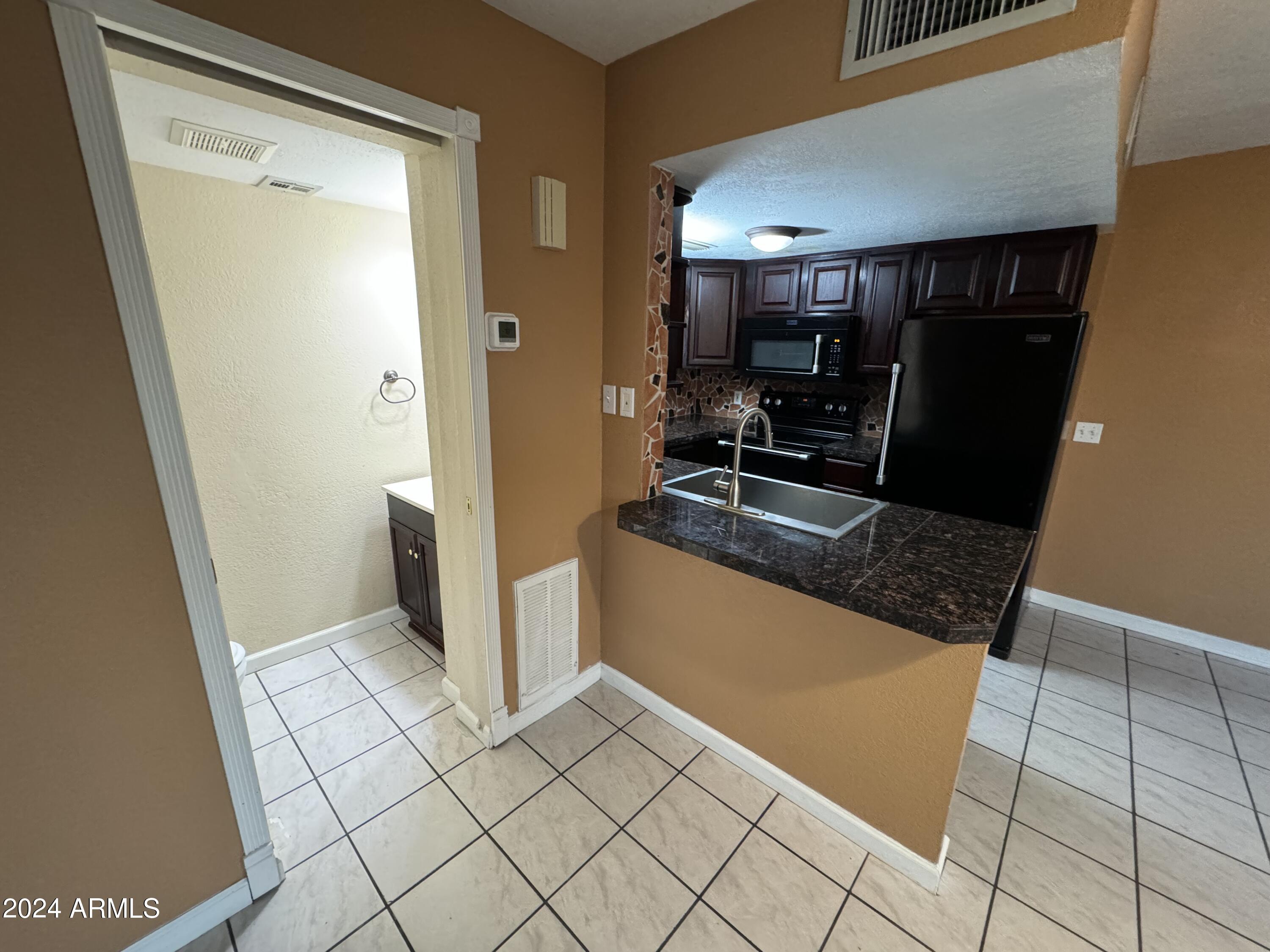 17050 E CALLE DEL ORO -- # B