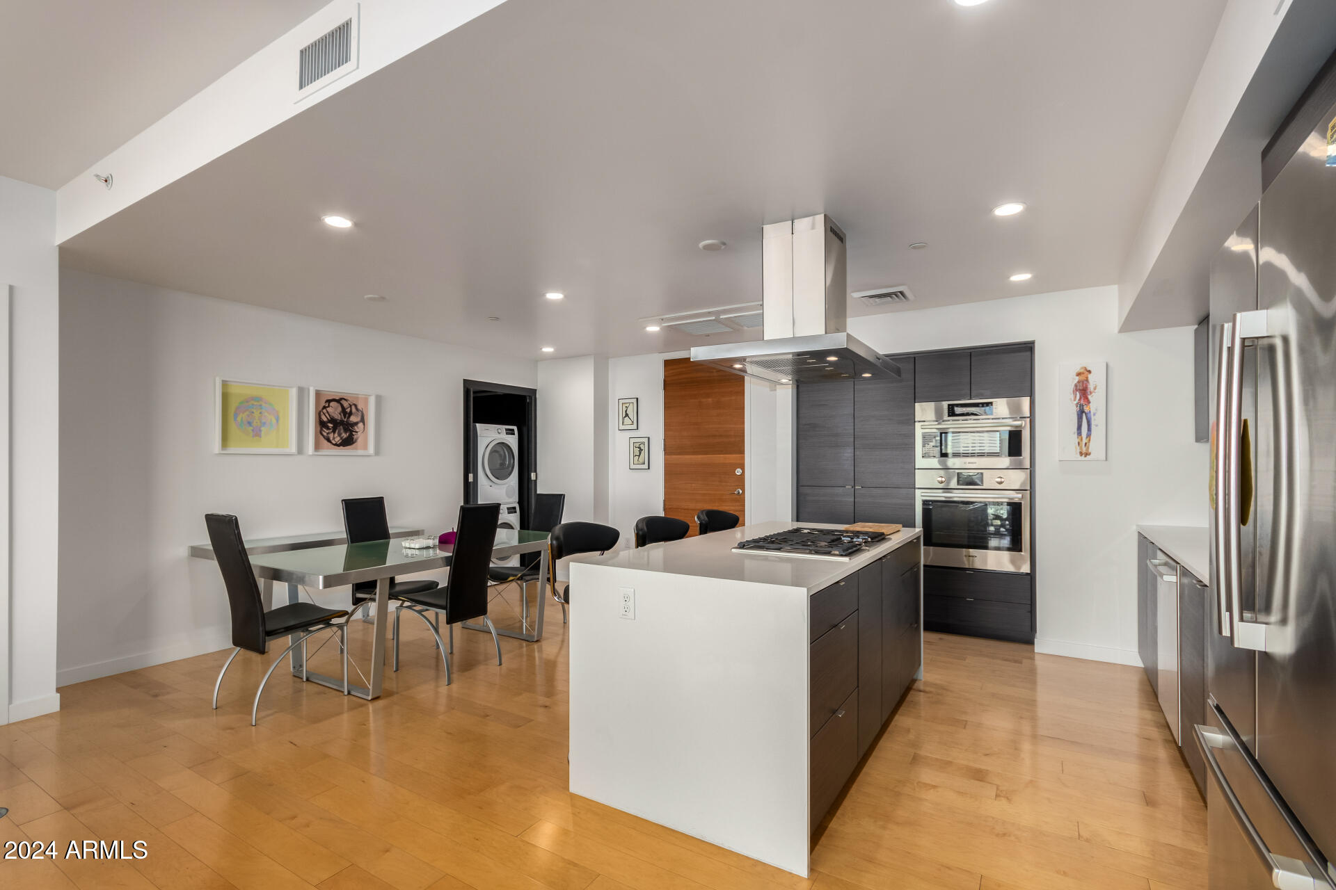 200 W PORTLAND Street, 614