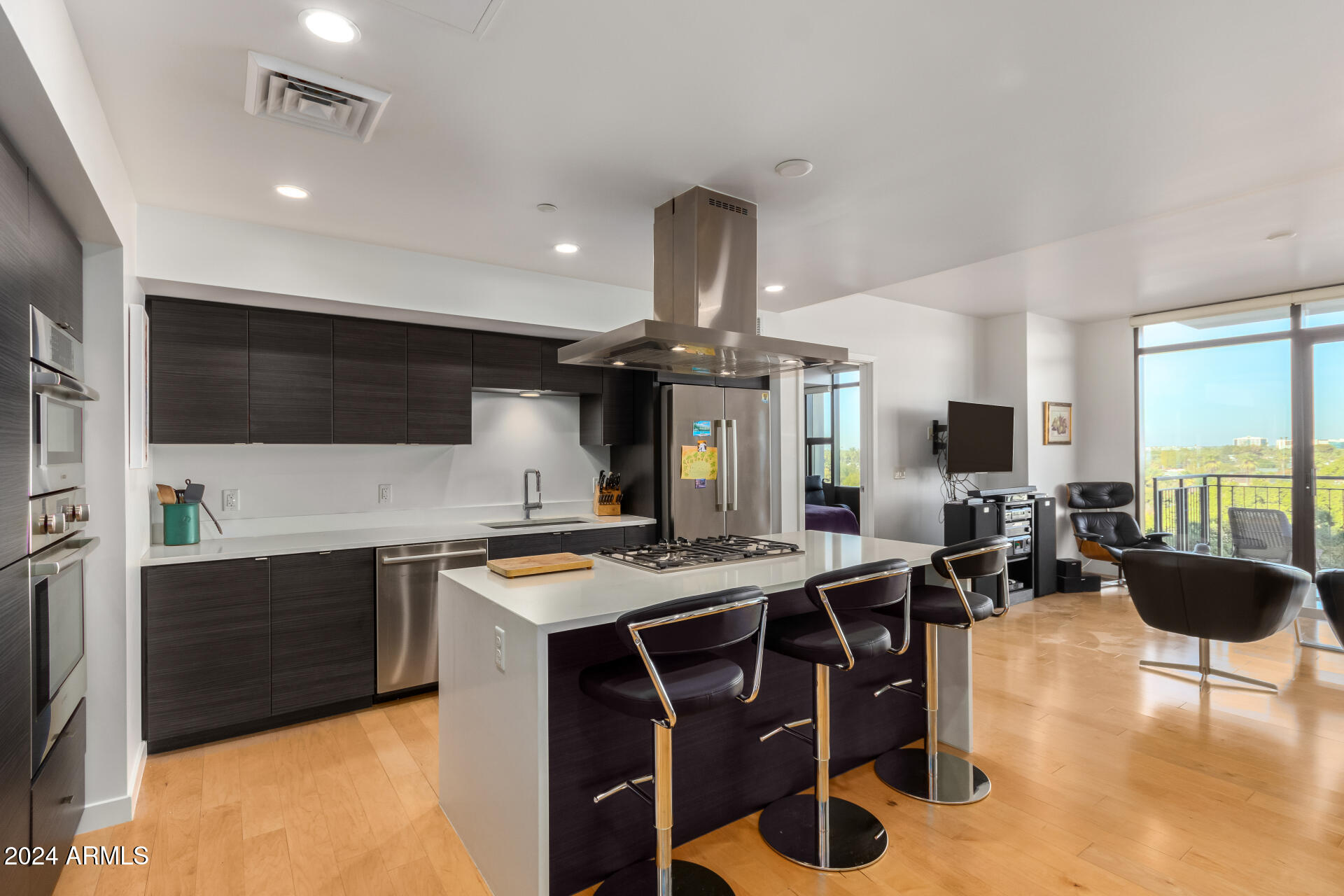 200 W PORTLAND Street, 614