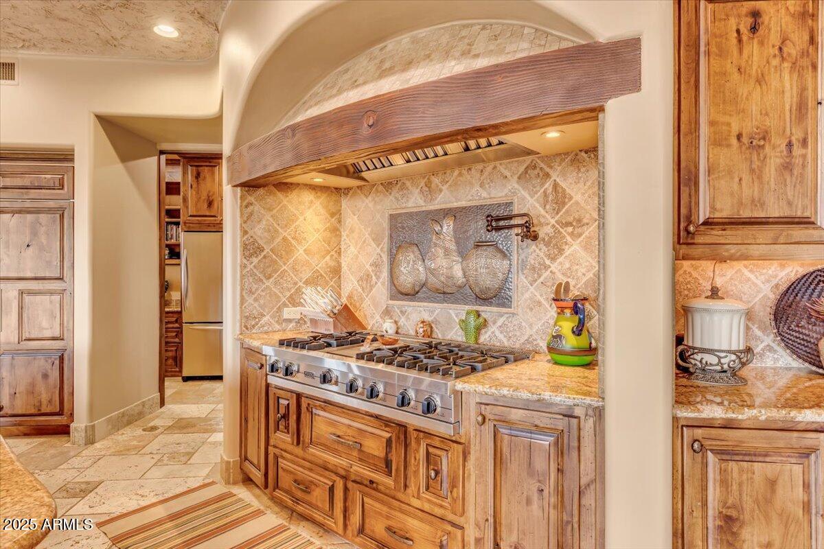 10473 E GREYTHORN Drive