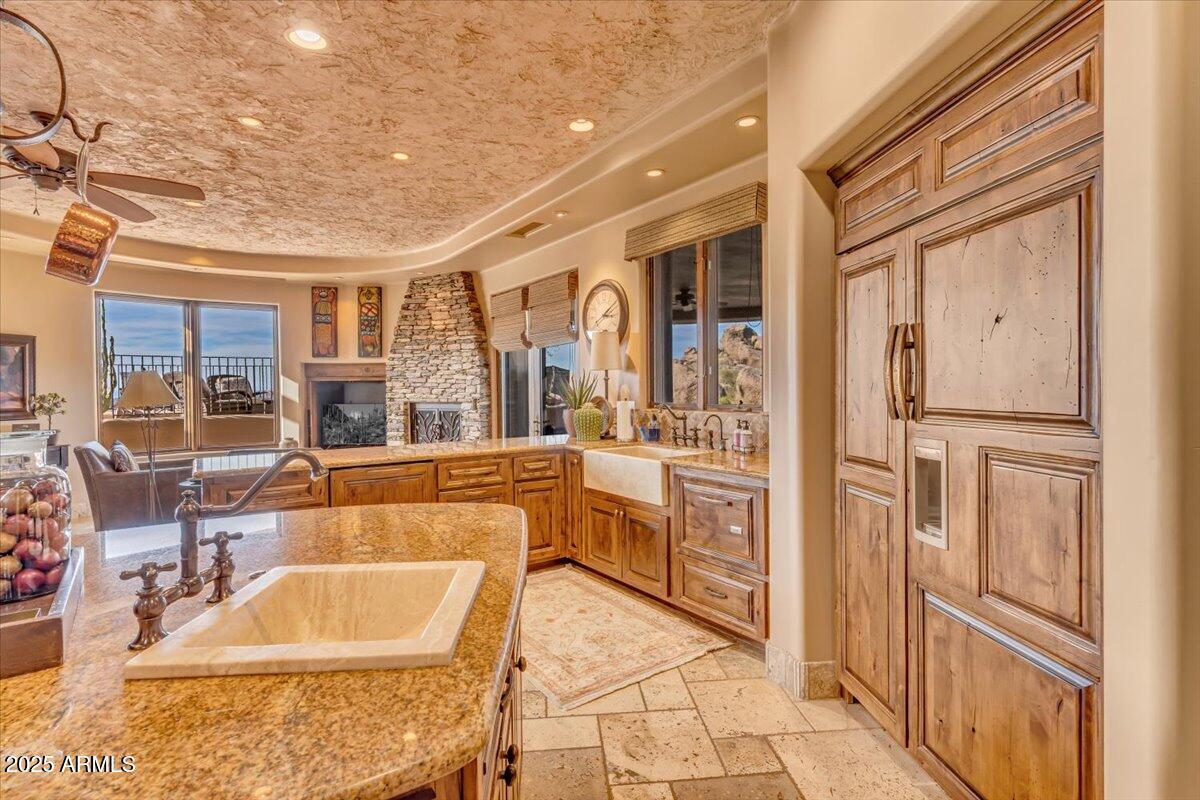 10473 E GREYTHORN Drive