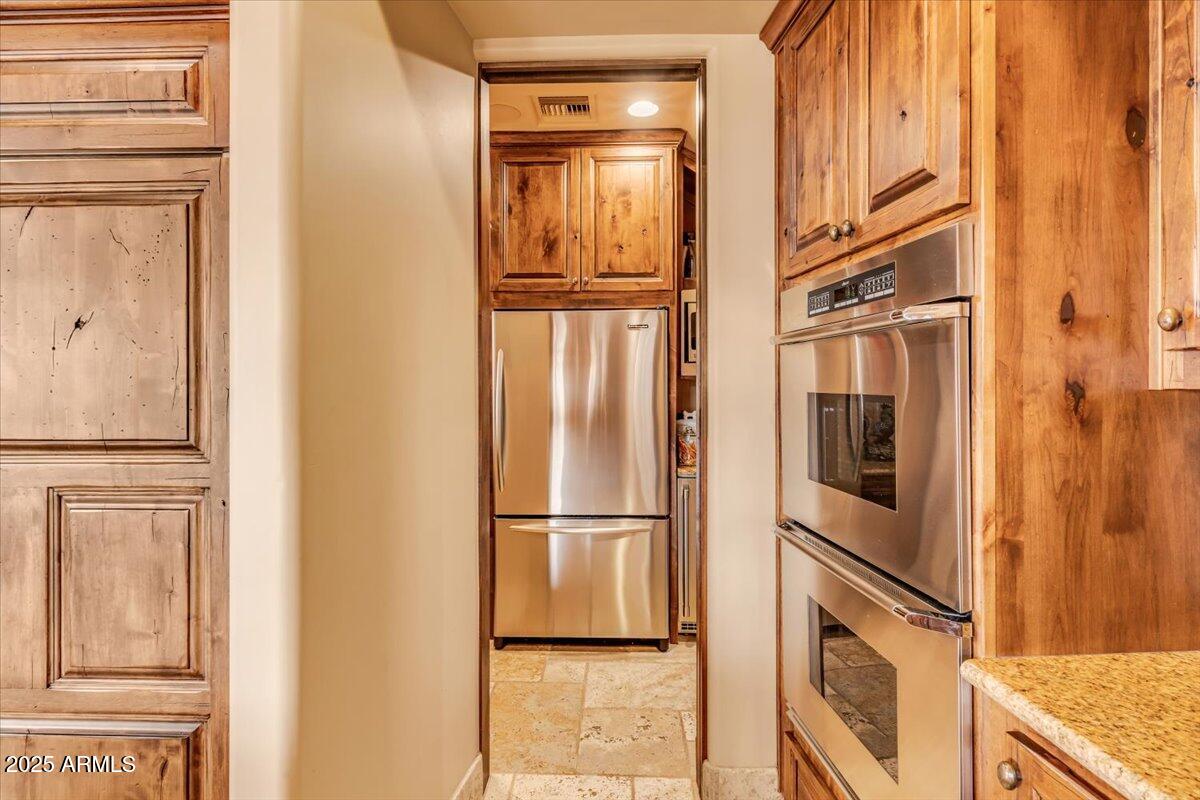 10473 E GREYTHORN Drive