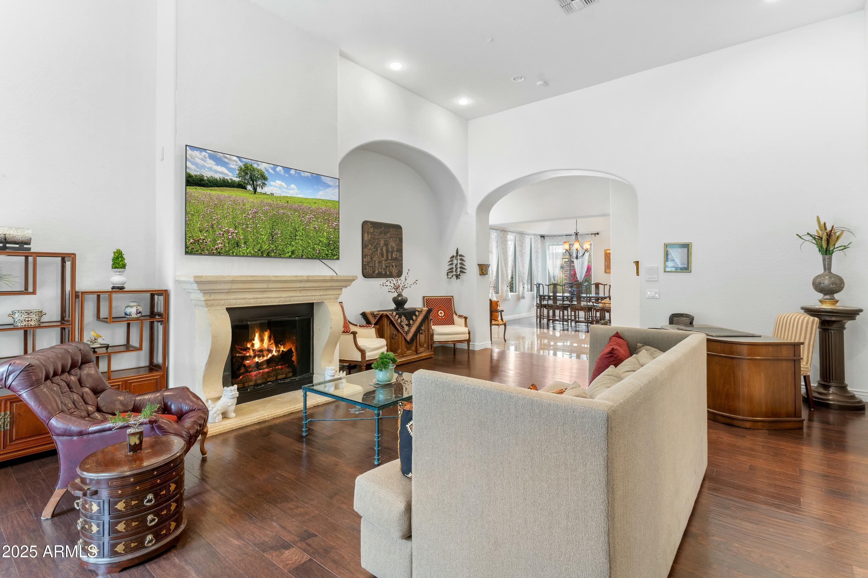 9869 E DAVENPORT Drive