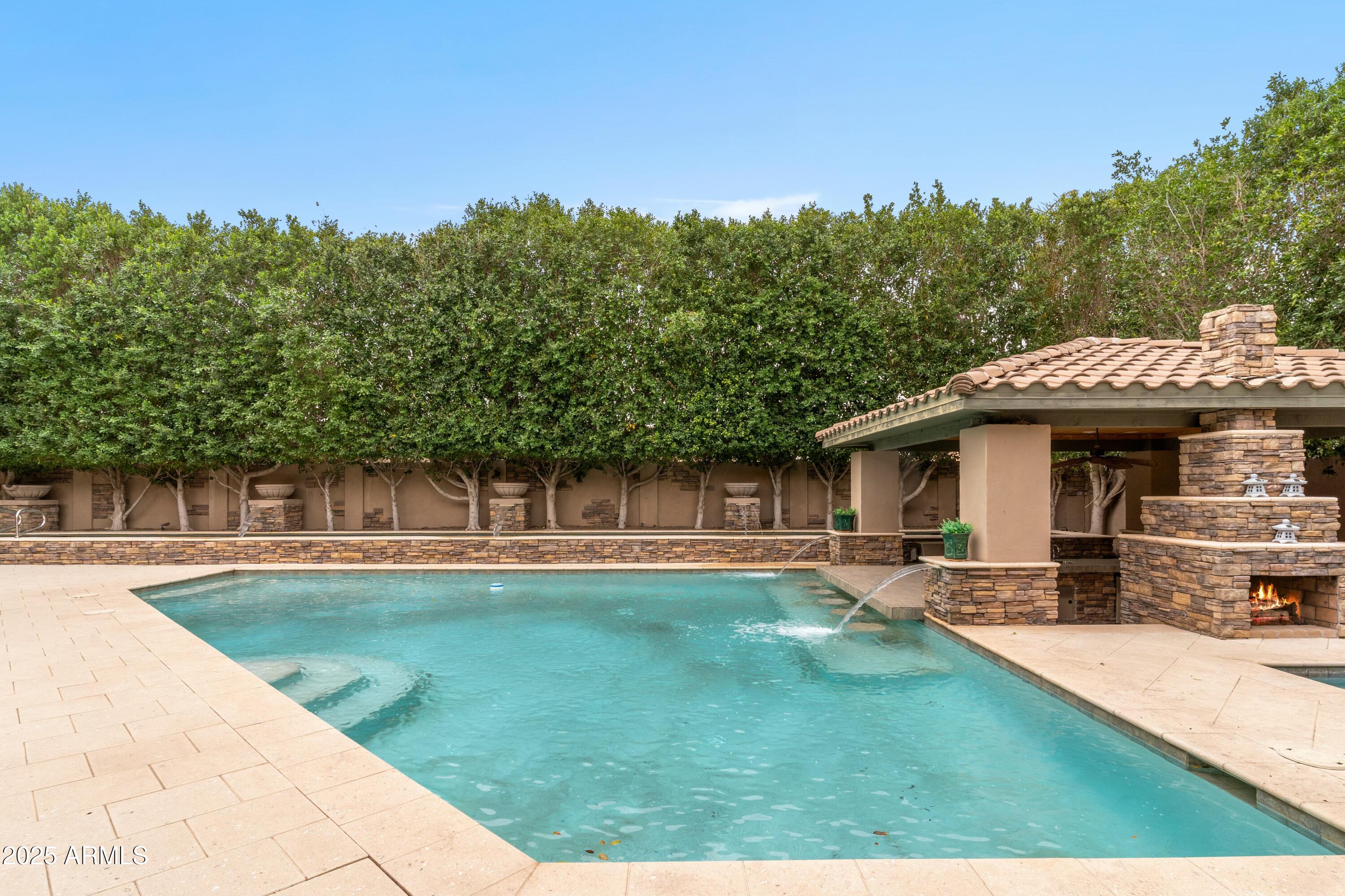 9869 E DAVENPORT Drive