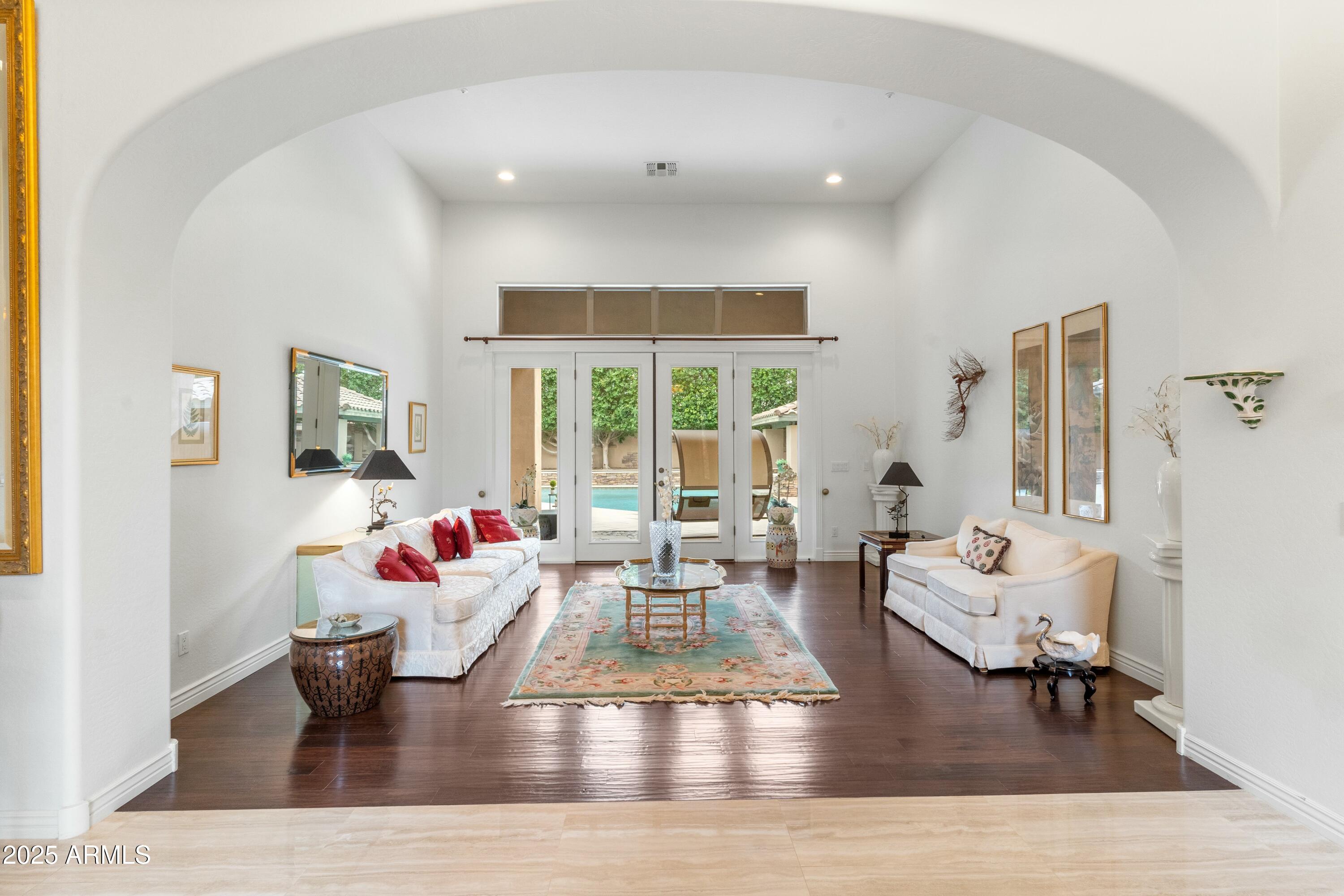 9869 E DAVENPORT Drive