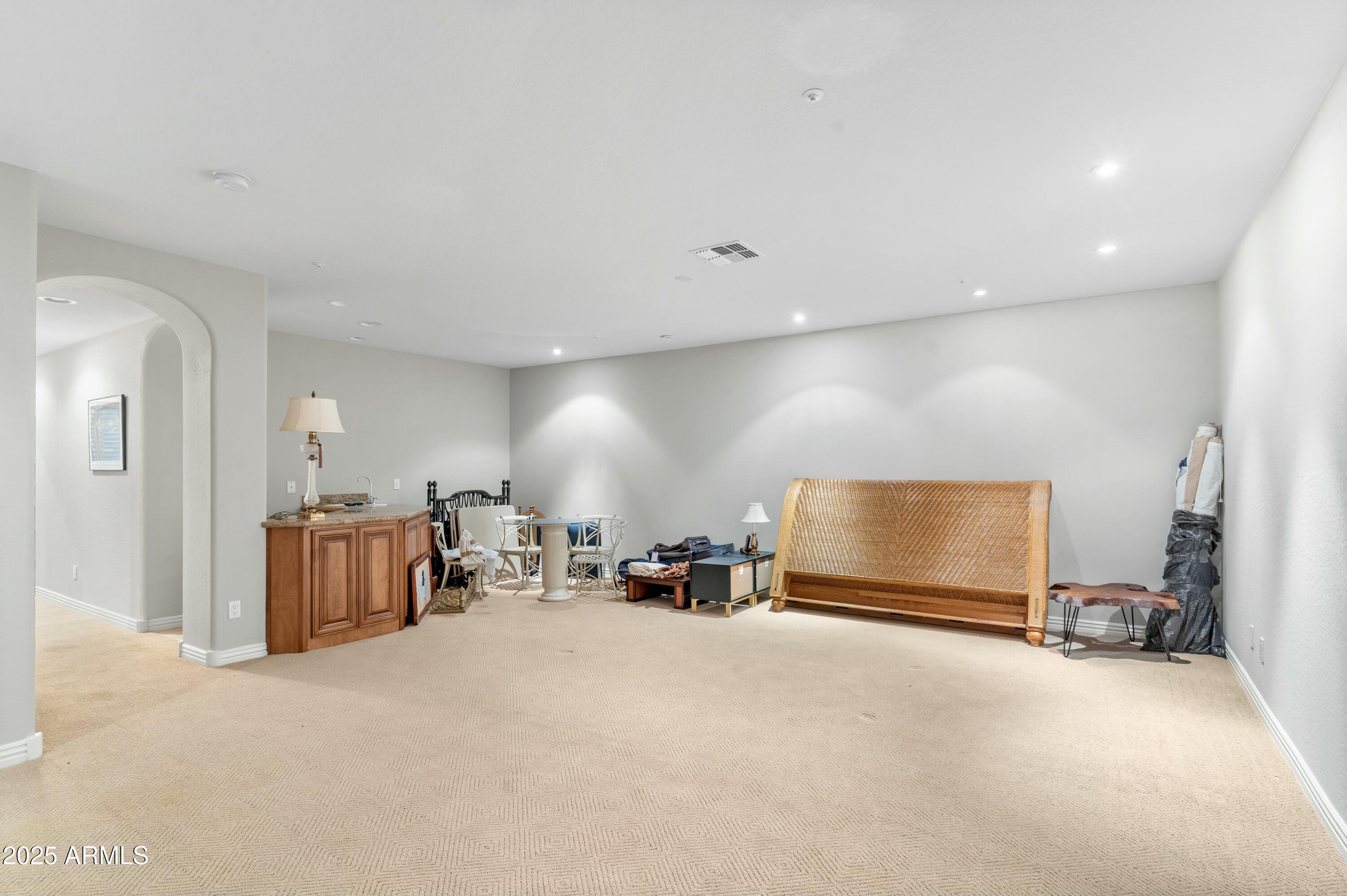 9869 E DAVENPORT Drive