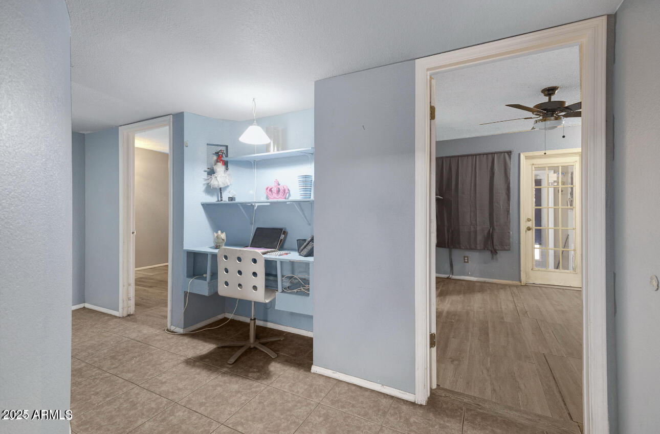 1102 W PEORIA Avenue, 17