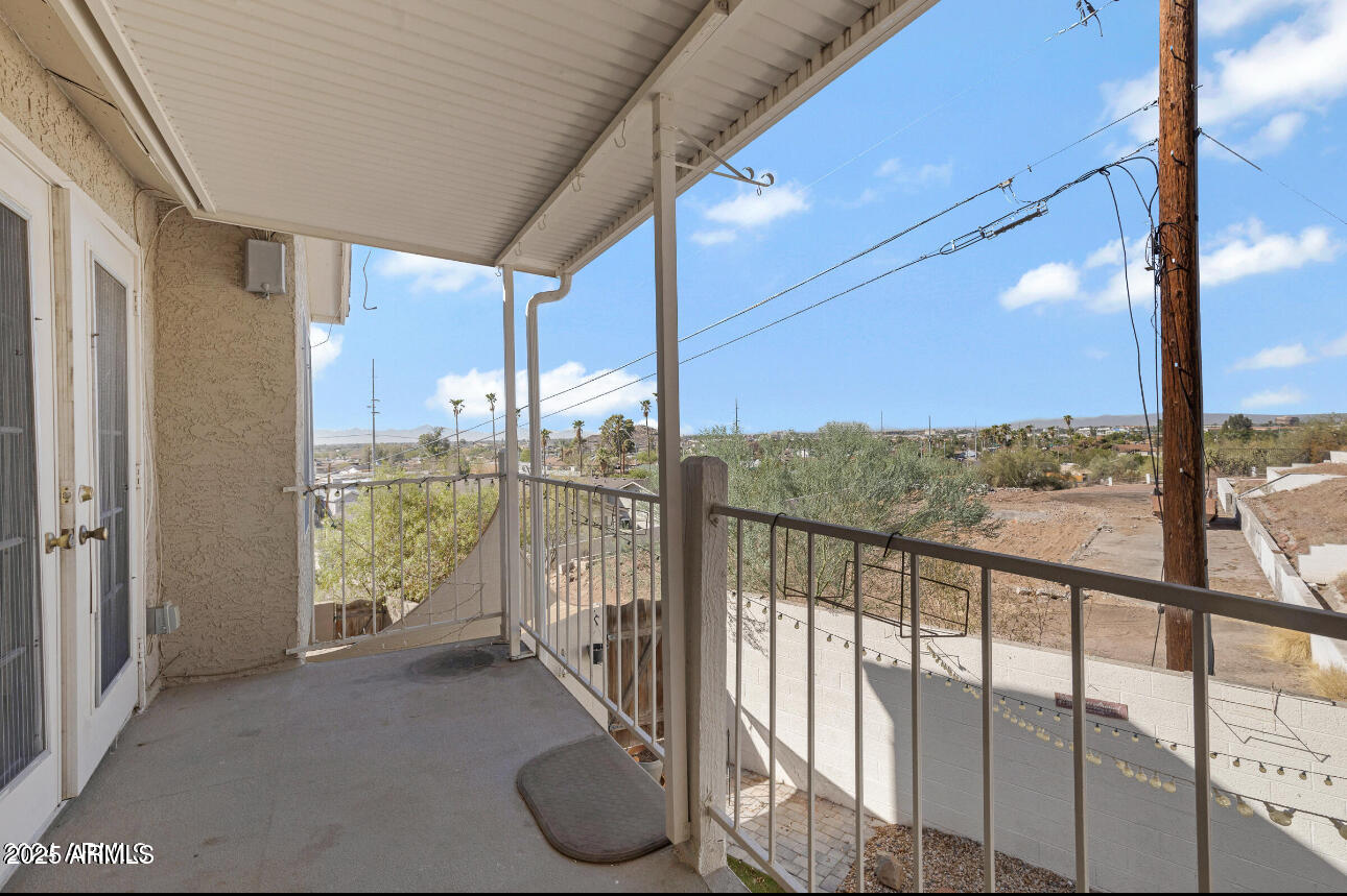 1102 W PEORIA Avenue, 17