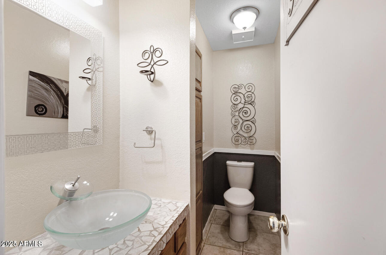 1102 W PEORIA Avenue, 17