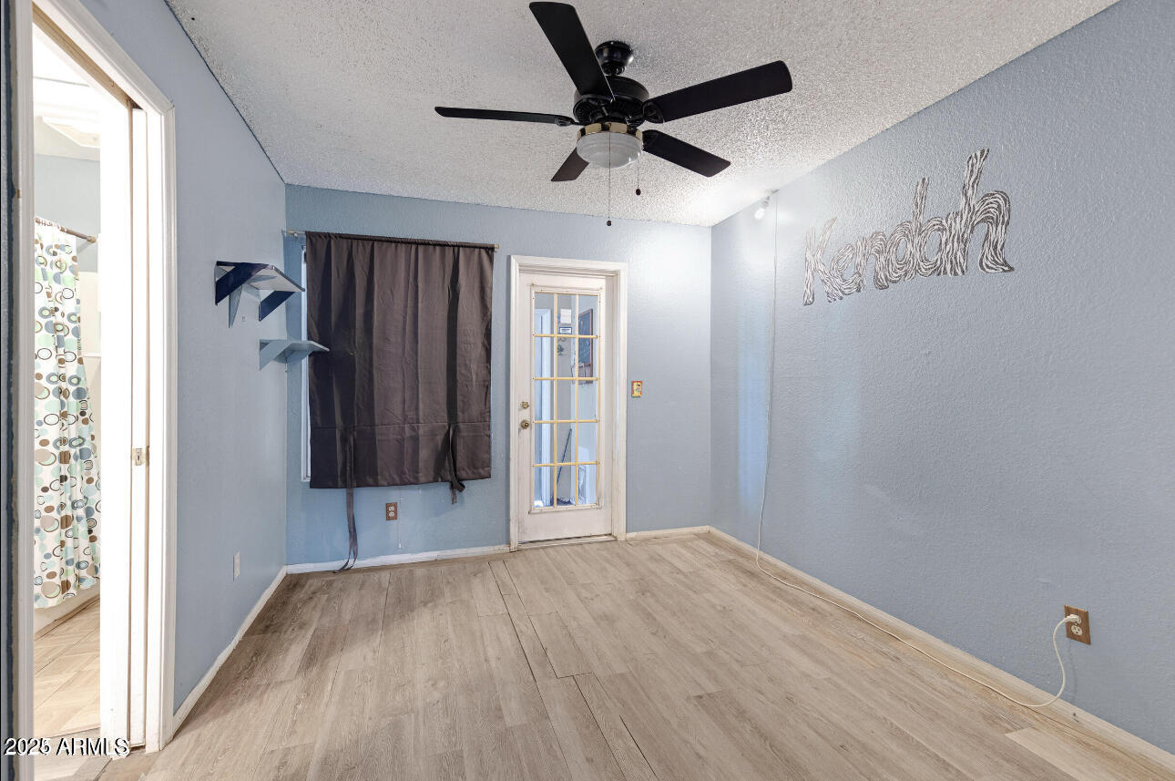 1102 W PEORIA Avenue, 17