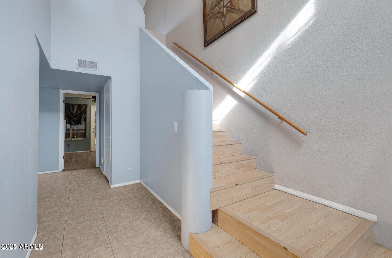 1102 W PEORIA Avenue, 17