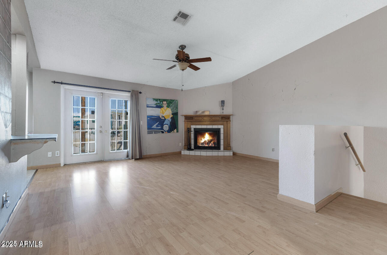 1102 W PEORIA Avenue, 17