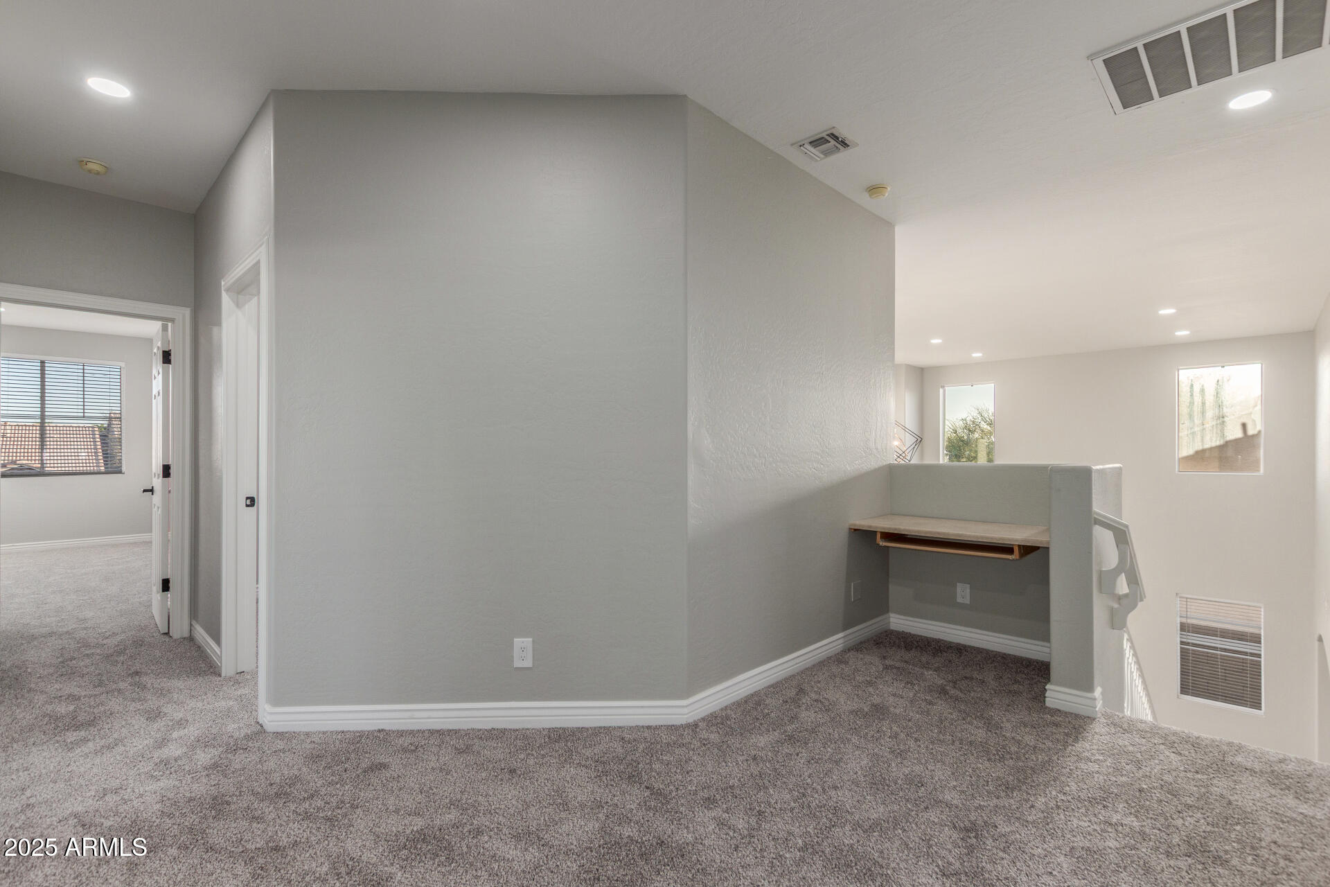 2754 E MICHELLE Way