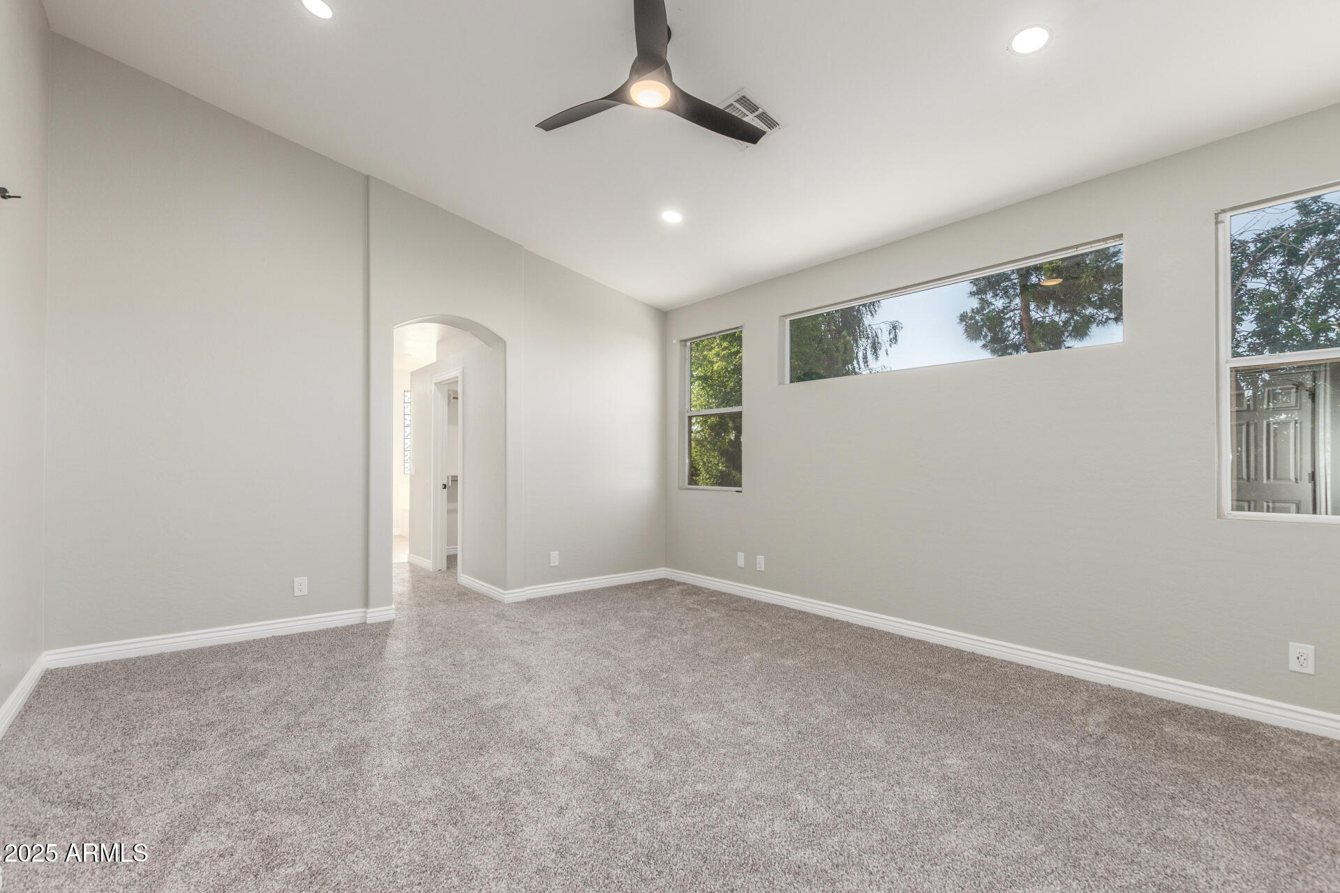 2754 E MICHELLE Way