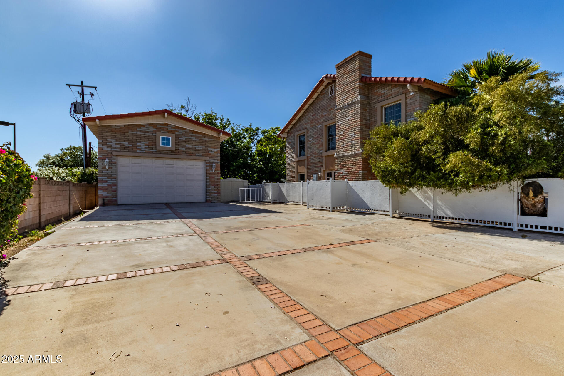 6550 N 7TH Street
