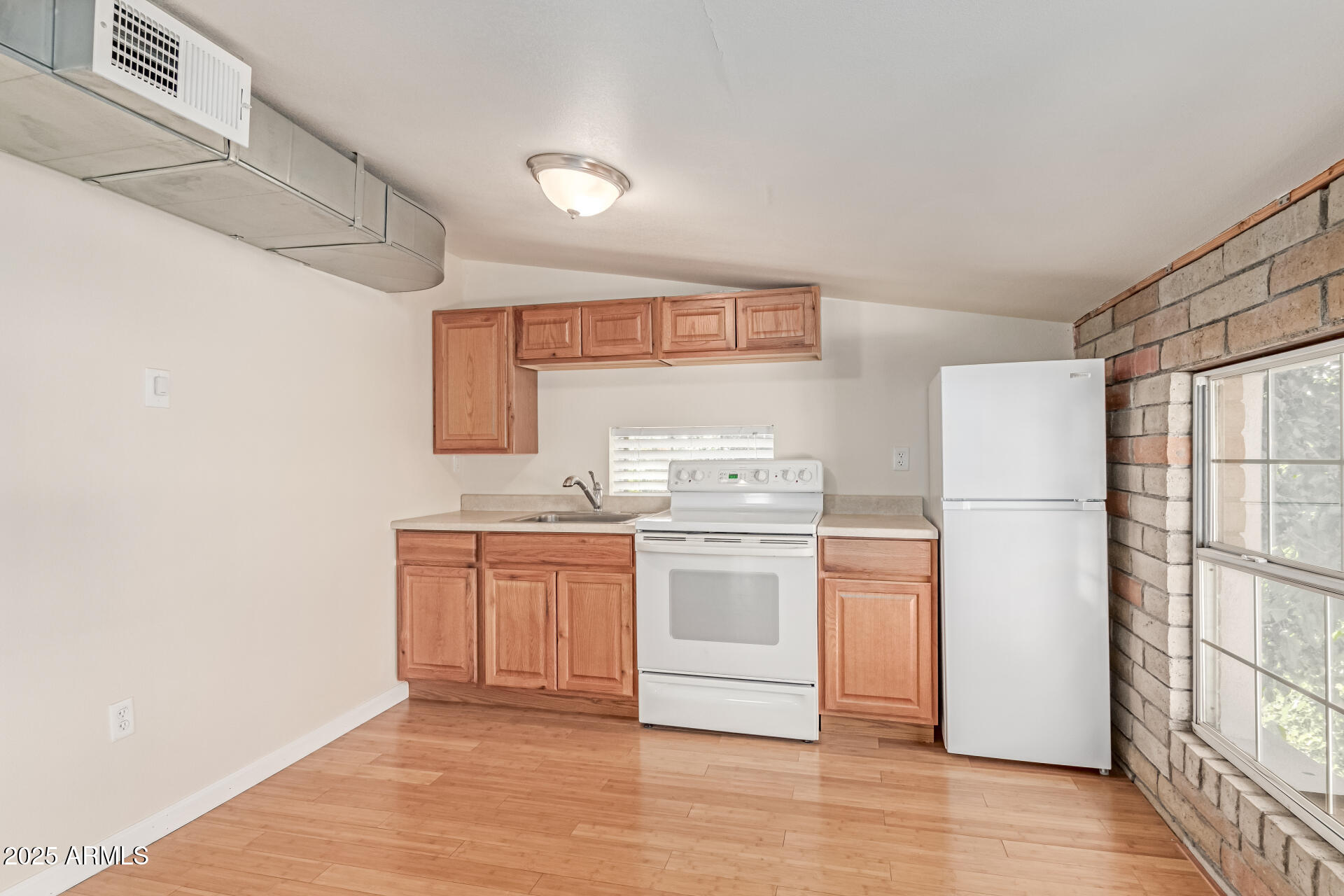 6550 N 7TH Street