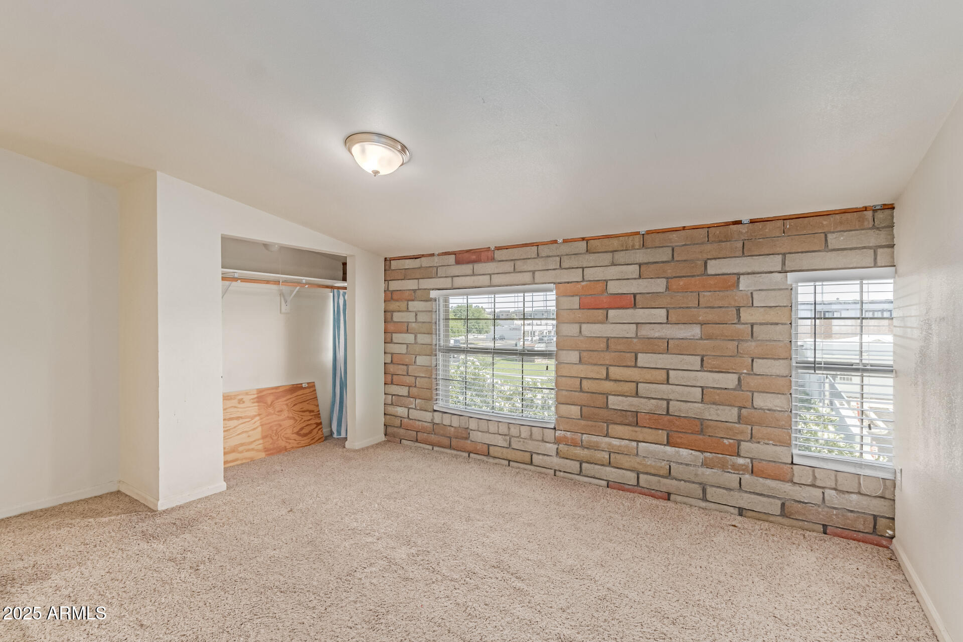 6550 N 7TH Street