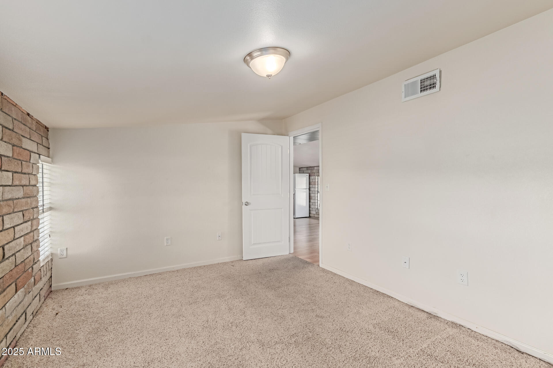 6550 N 7TH Street