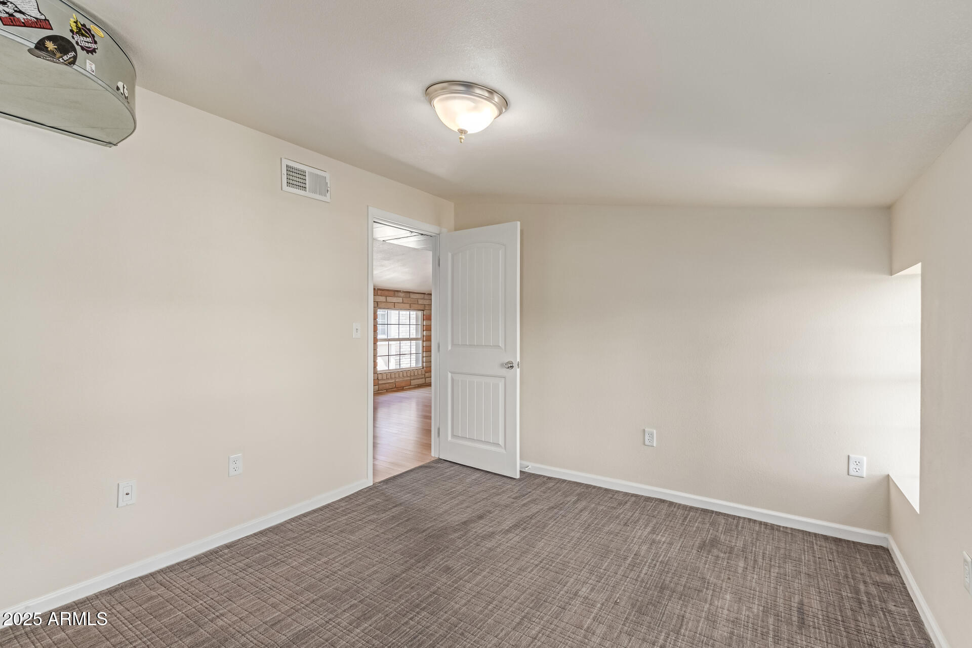 6550 N 7TH Street