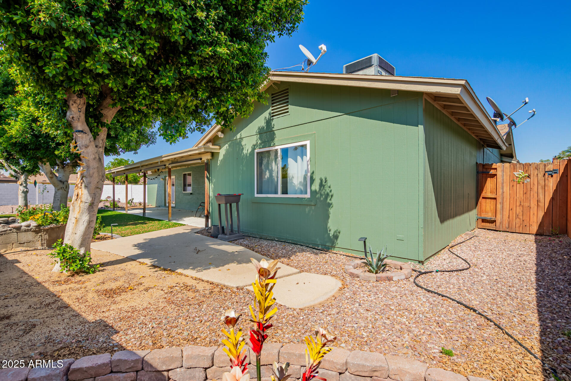 810 W VILLA MARIA Drive