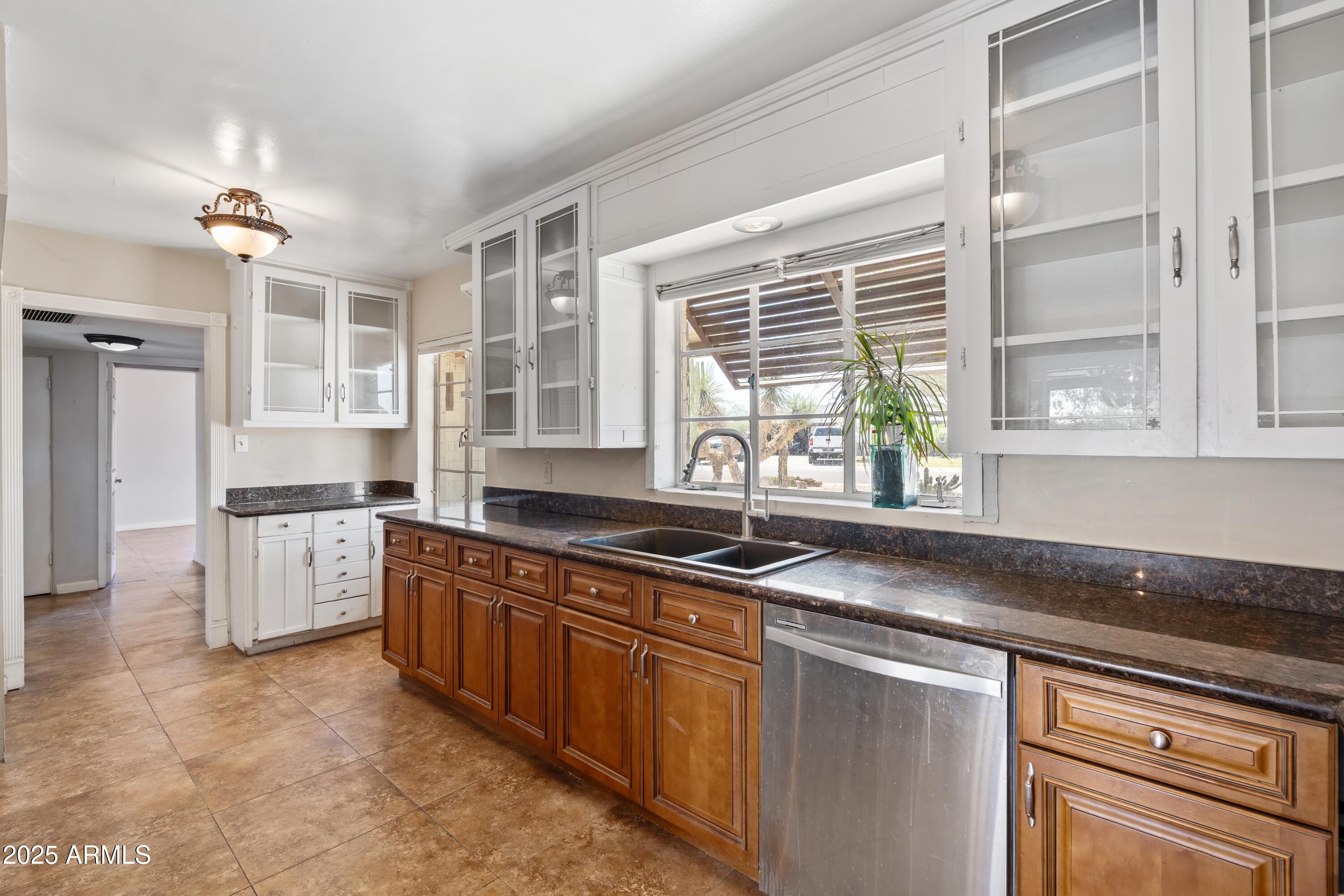 1749 W MONTEROSA Street