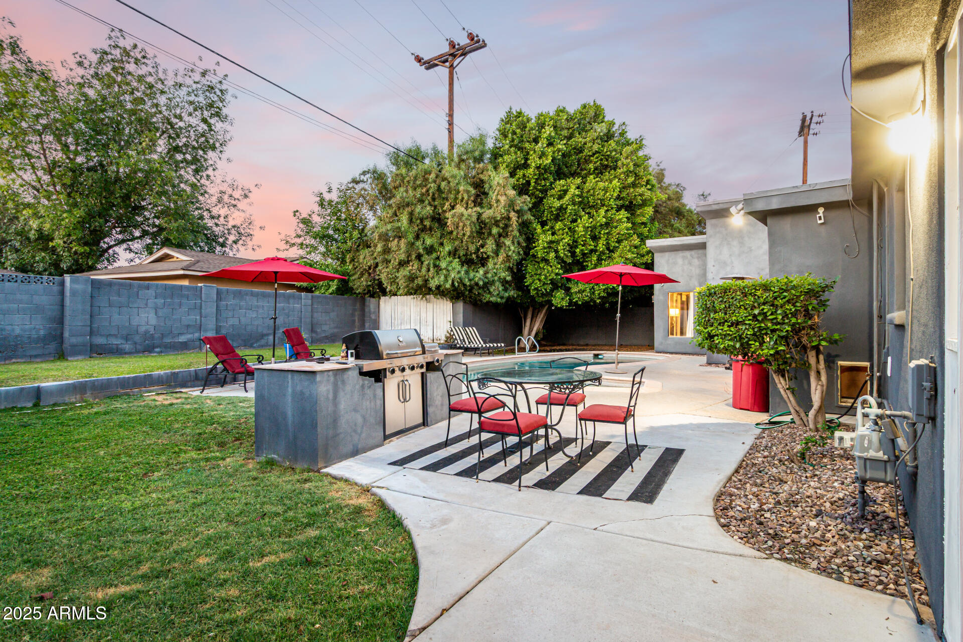 6746 E MONTEROSA Street
