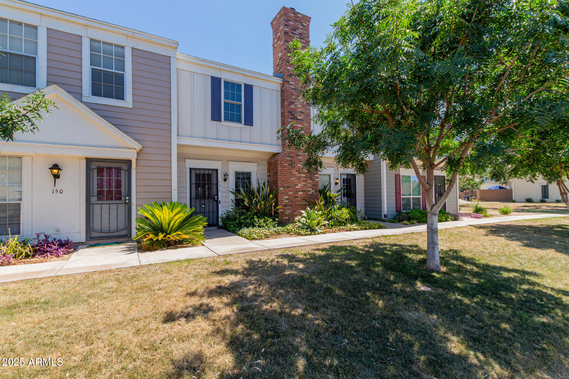 1600 N SABA Street, 151