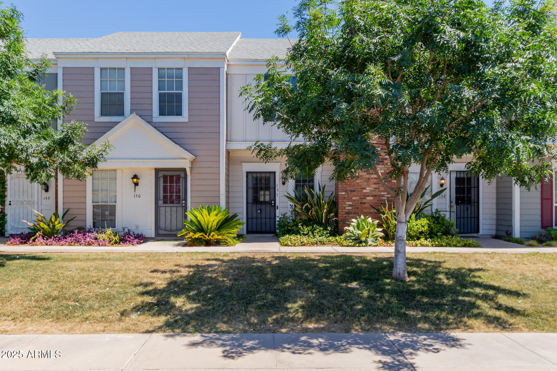 1600 N SABA Street, 151