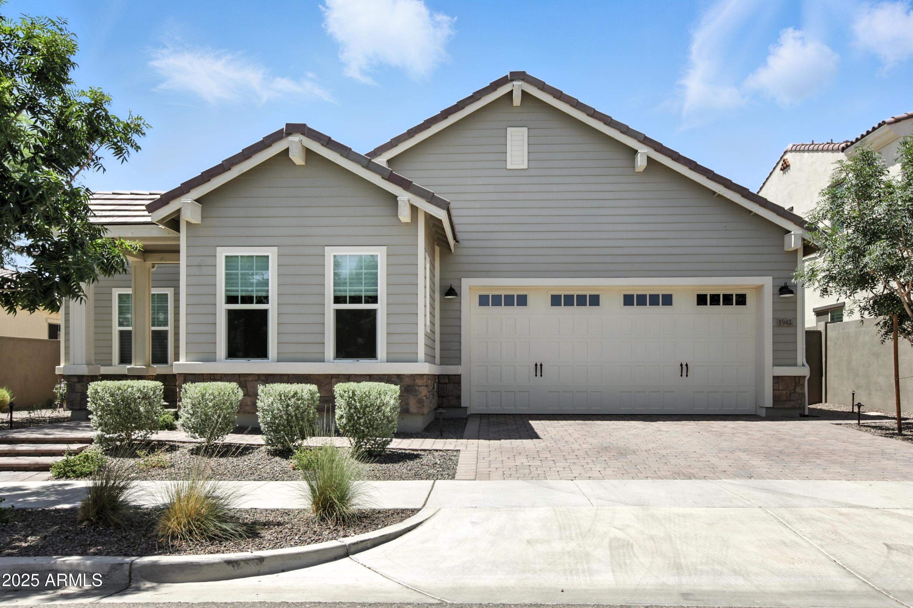 1948 W PASO Trail