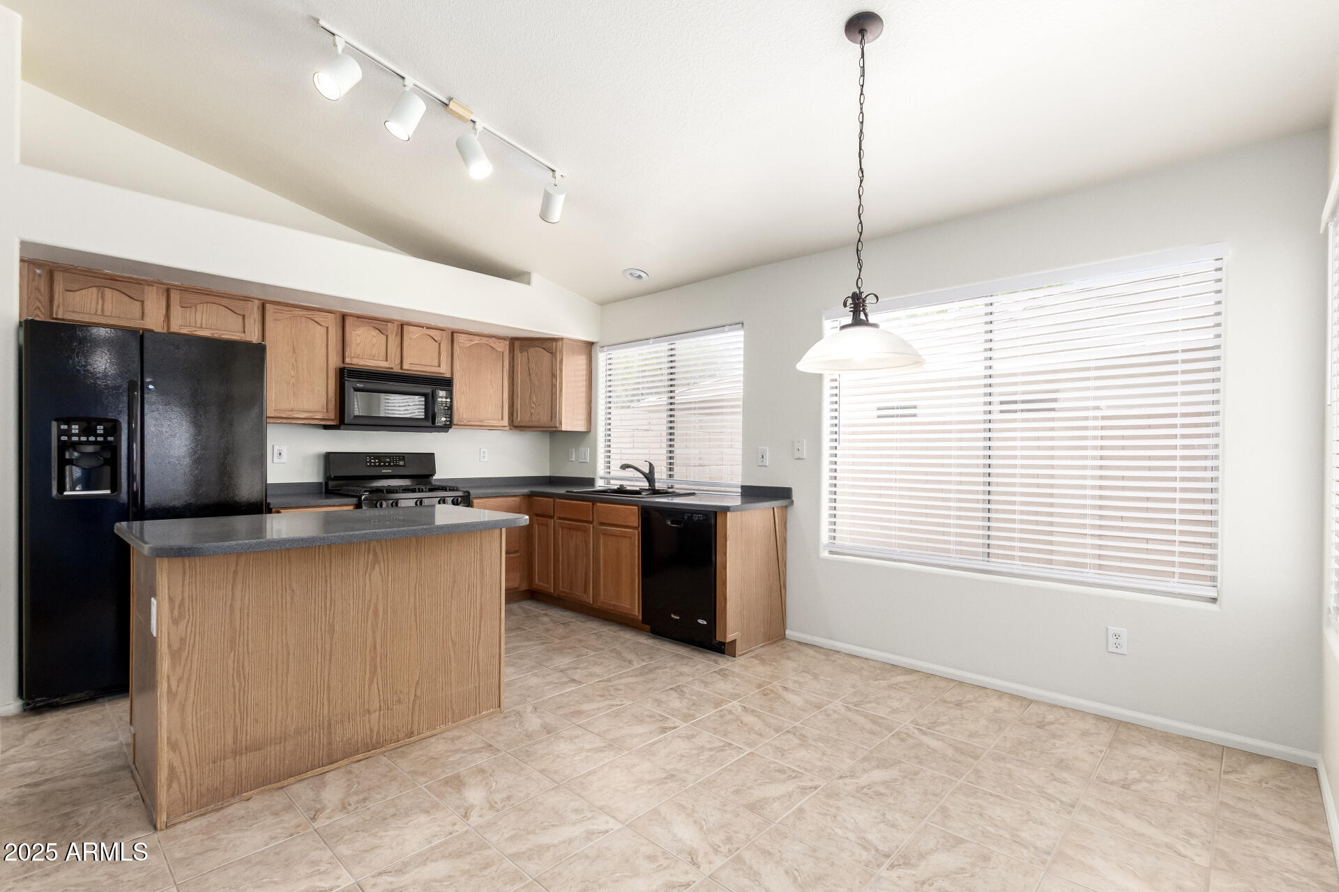 16783 W TAYLOR Street